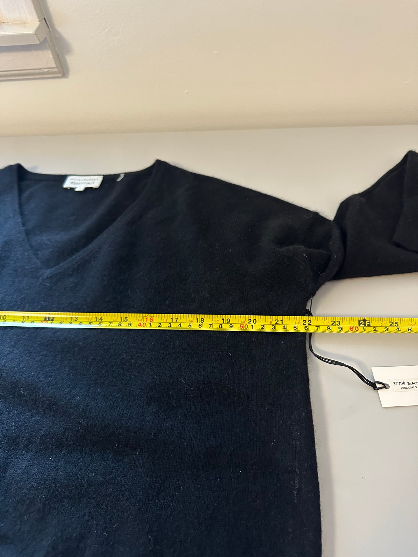 NWT White + Warren Essentials Cashmere Black V-Neck Sweater | Size Large