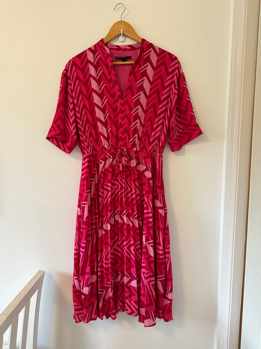 Maggie London Button Placket Bodice Dress with Knee Length Pleated Skirt - Size 8