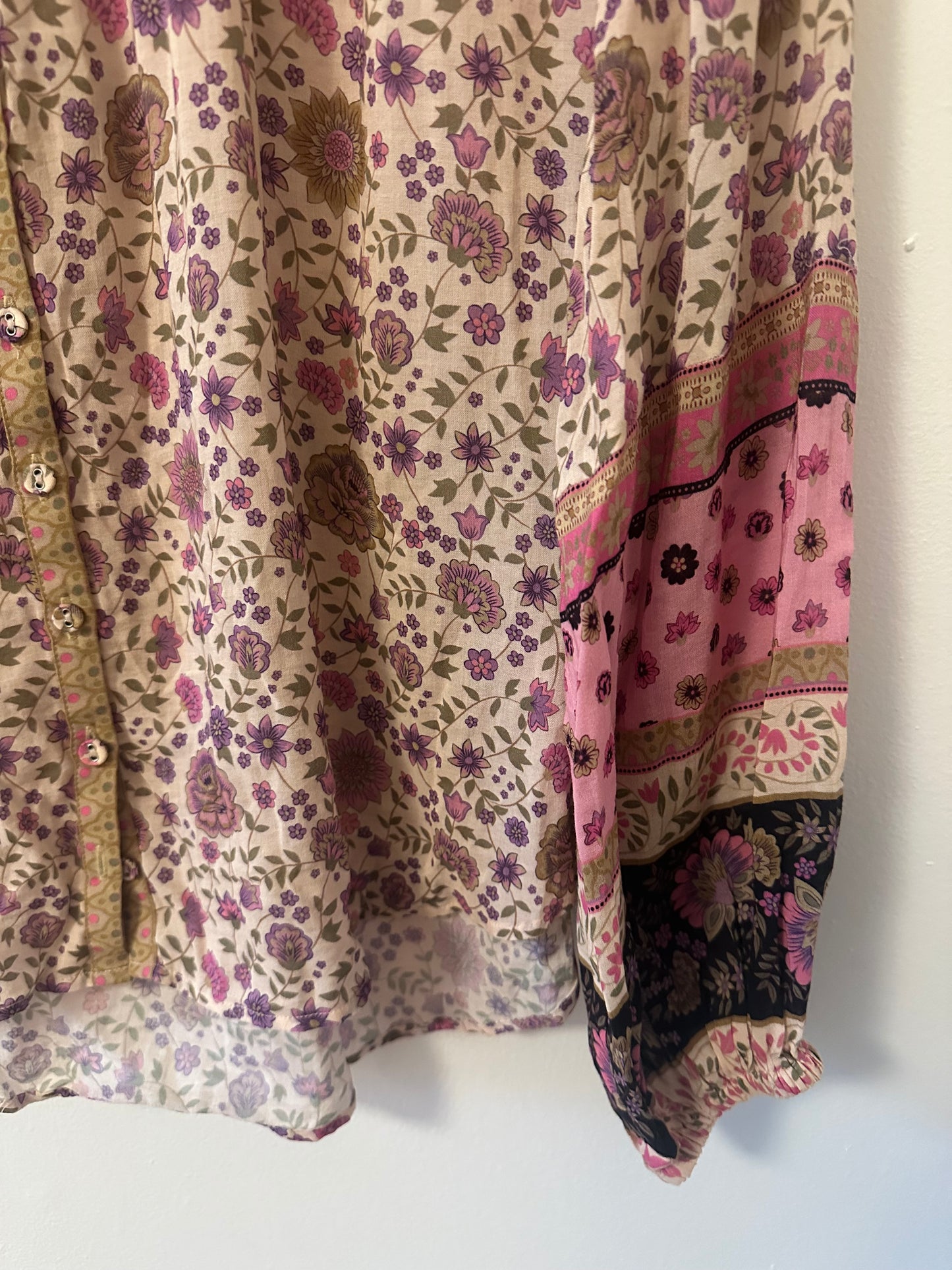 Spell Lady Untamed Floral V-Neck Blouse in Lavender - Size Small