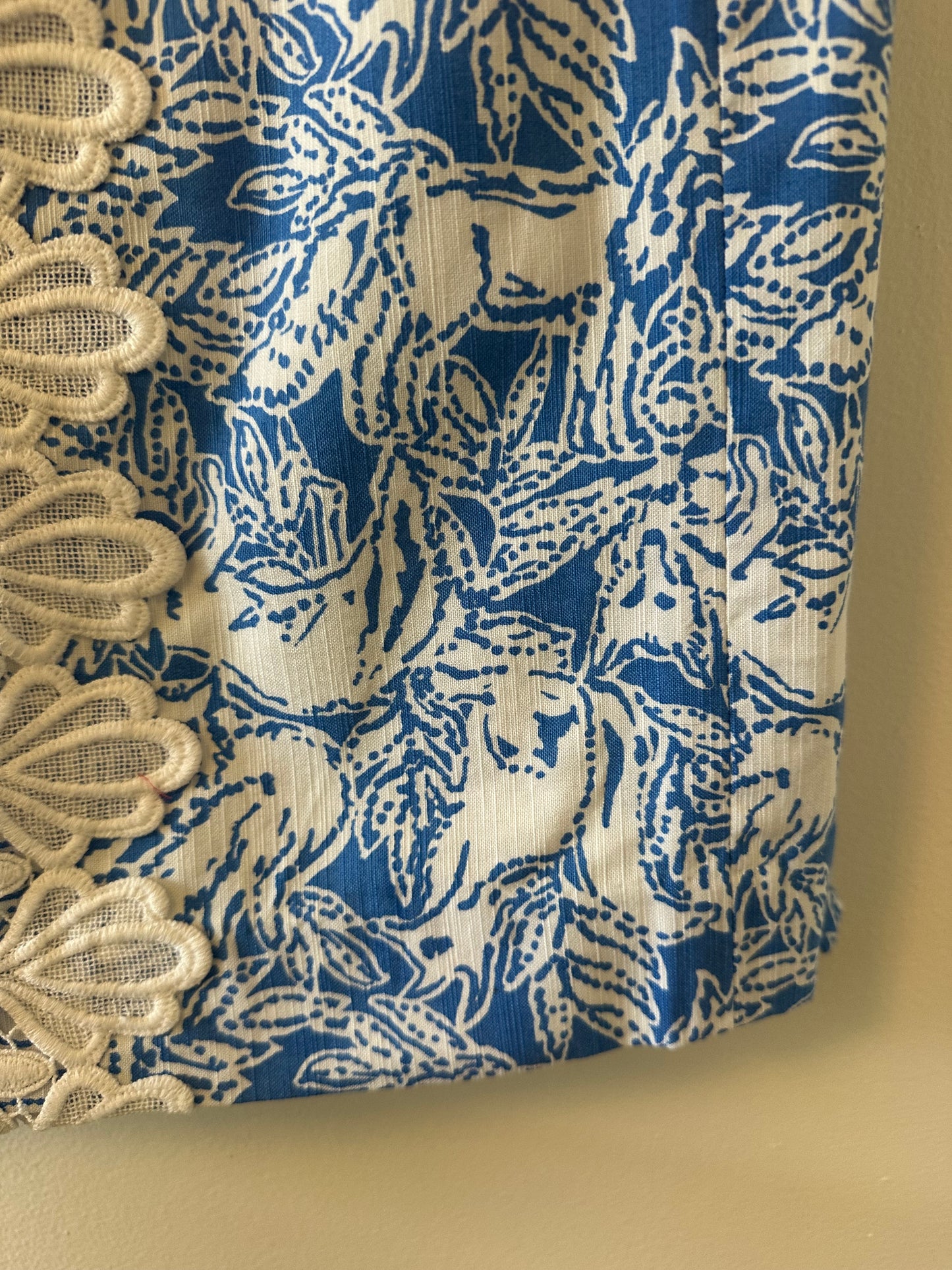 Lilly Pulitzer Melani Blue and White Sleeveless Shift Dress - Size 10