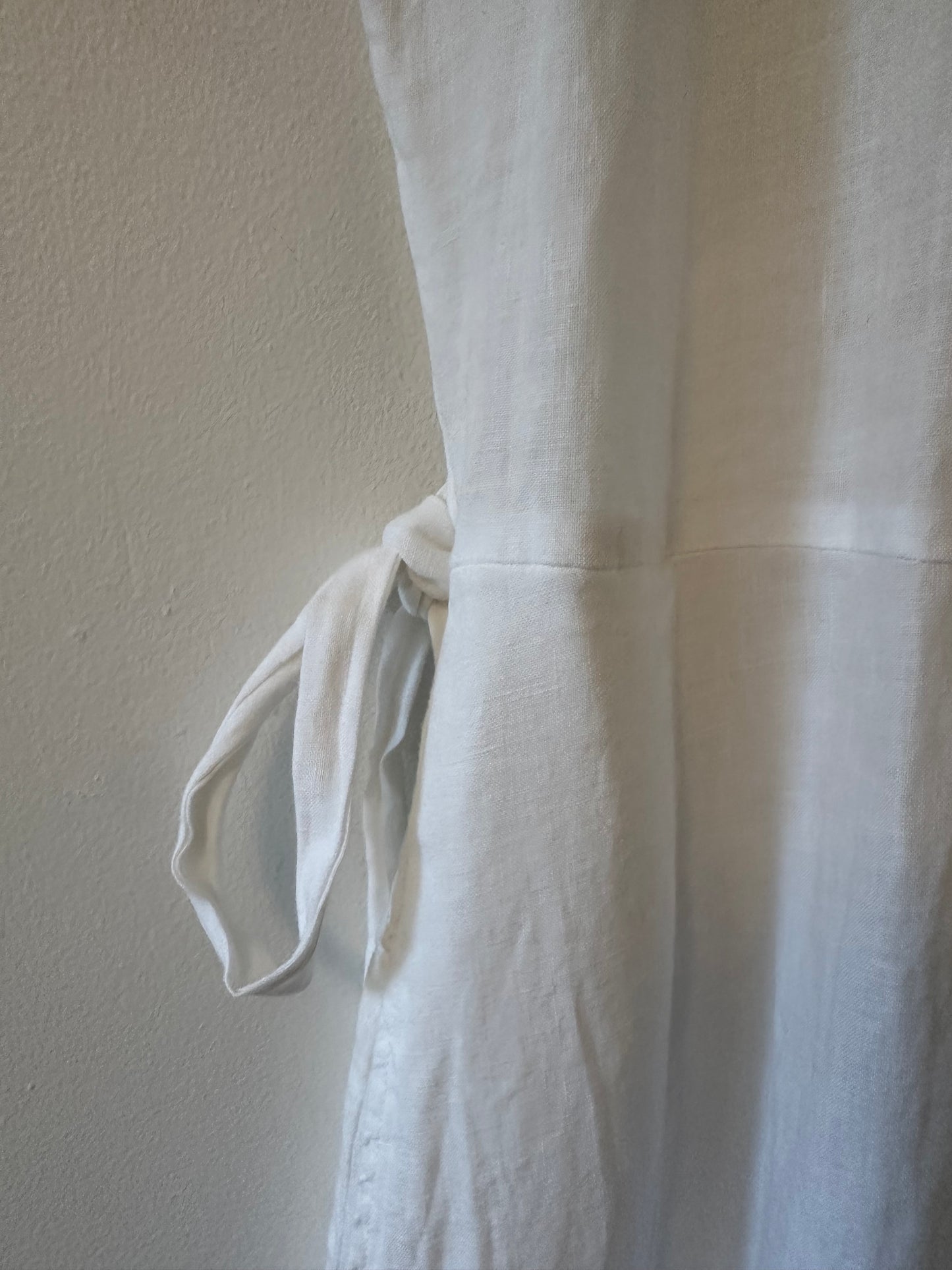 Velvet by Graham & Spencer White Linen Wrap Dress - Size XS