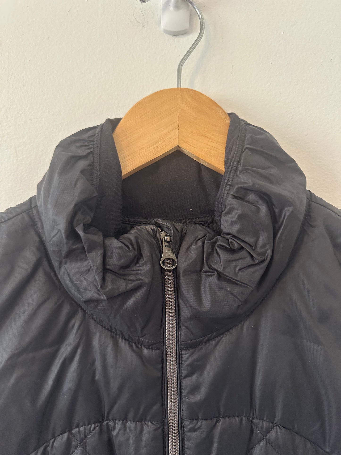 Lululemon Down For a Run Quilted Vest in Black | Size 8