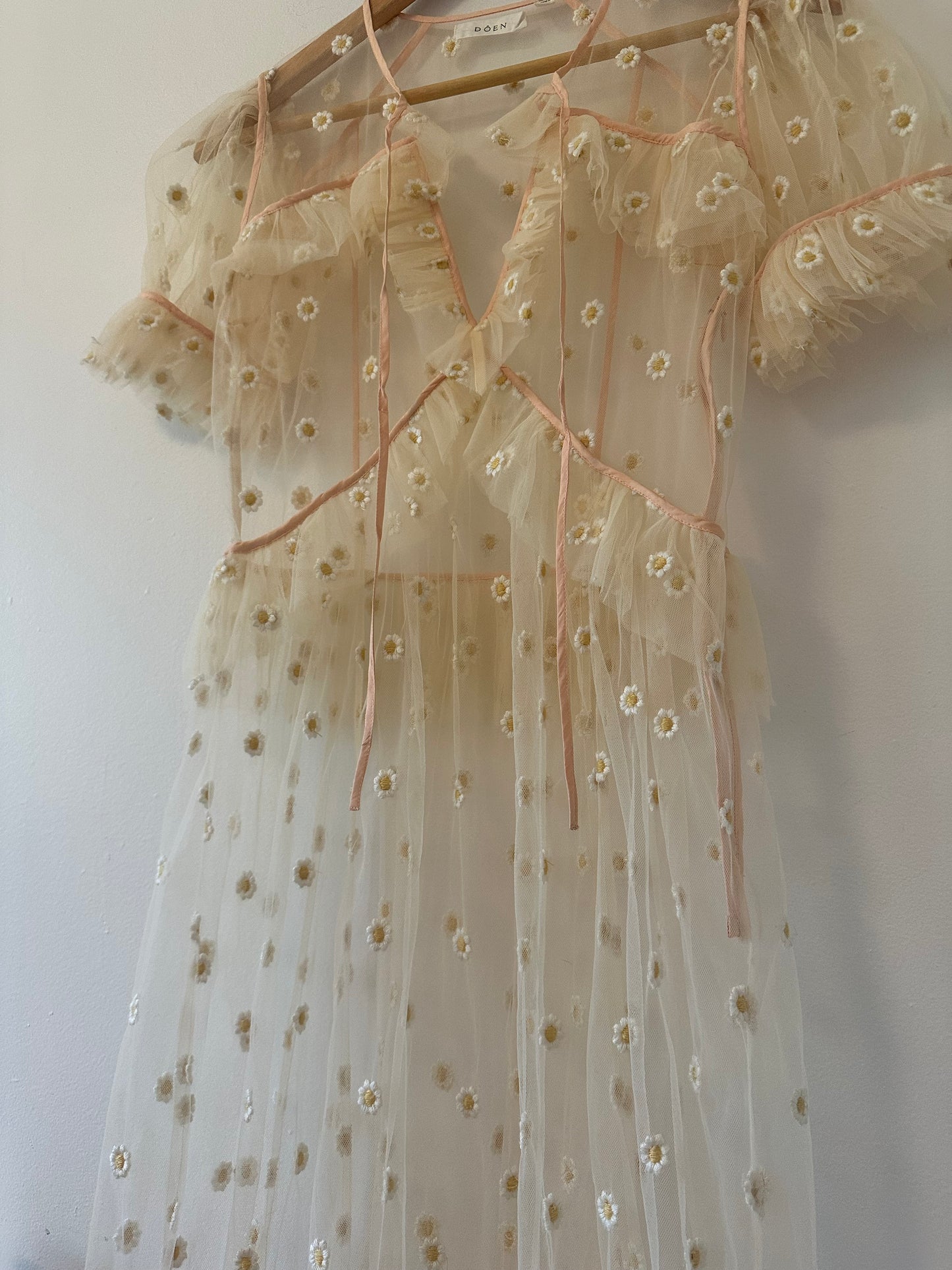Doen Zelda Sheer Floral Maxi Dress in Faded Peach - Size XS