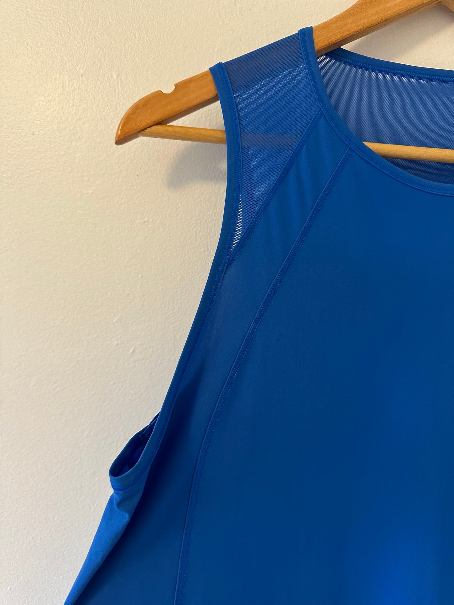 Lululemon Sculpt Tank in Cerulean Blue - Size 10