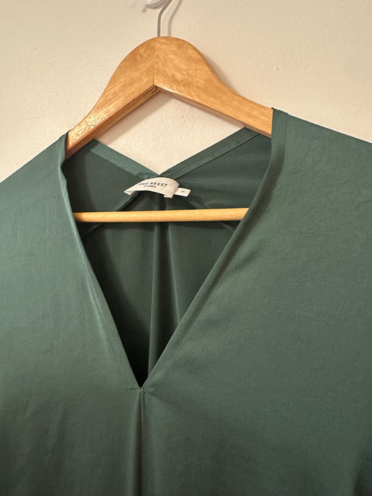 The Reset R Label Deep Green V-Neck Silky Loose Blouse | Size Medium