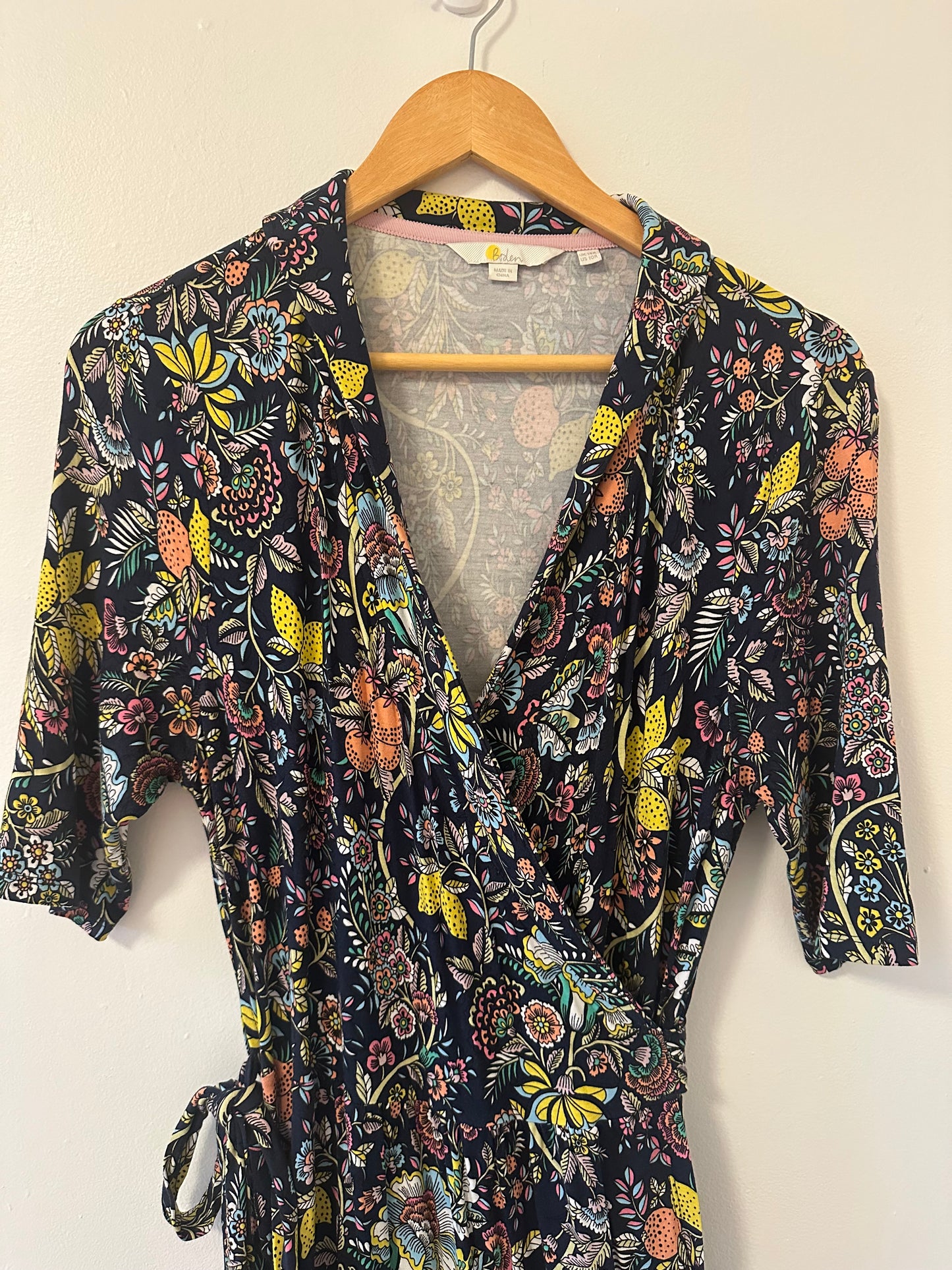 Boden Lavinia Jersey Wrap Dress in Papaya Wildflower Prairie - Size 10