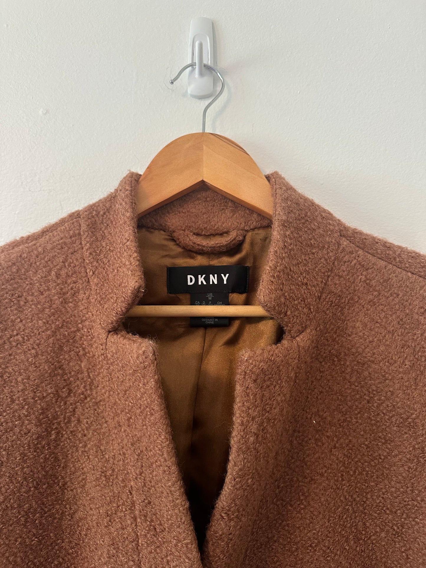 DKNY Single-Breasted Walkers Coat in Tan Boucle - Size Medium