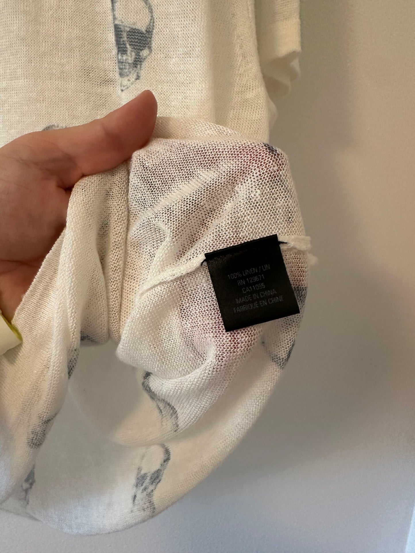 Skull Cashmere White Short Sleeve Linen Tee with Skull Print Size Large