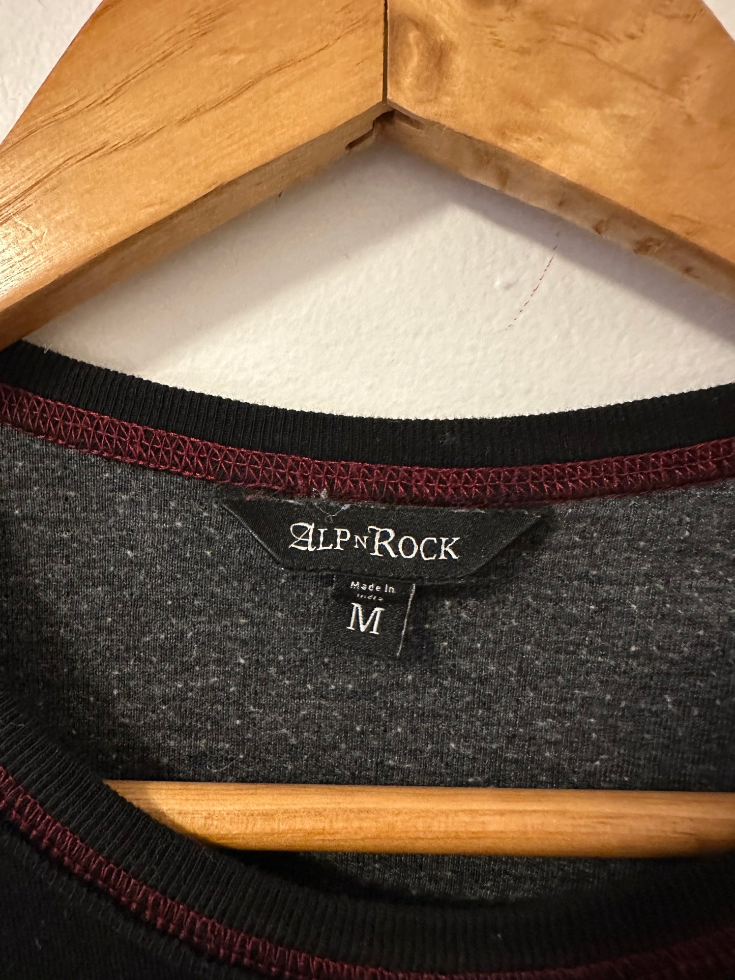 Alp N Rock “Retro Apres Crew” Long Sleeve Embroidered Shirt | Size Medium