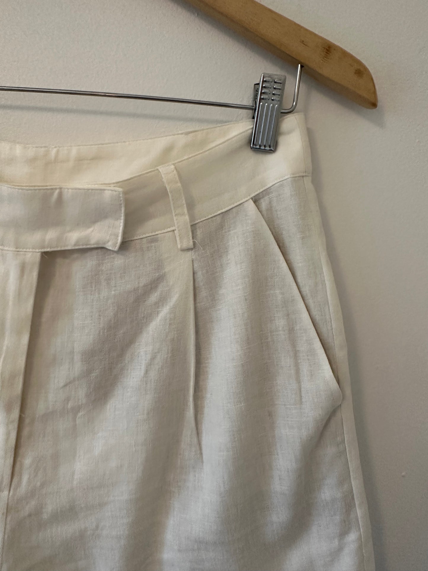 Steve Madden White Imelda Linen Blend Shorts Size Medium