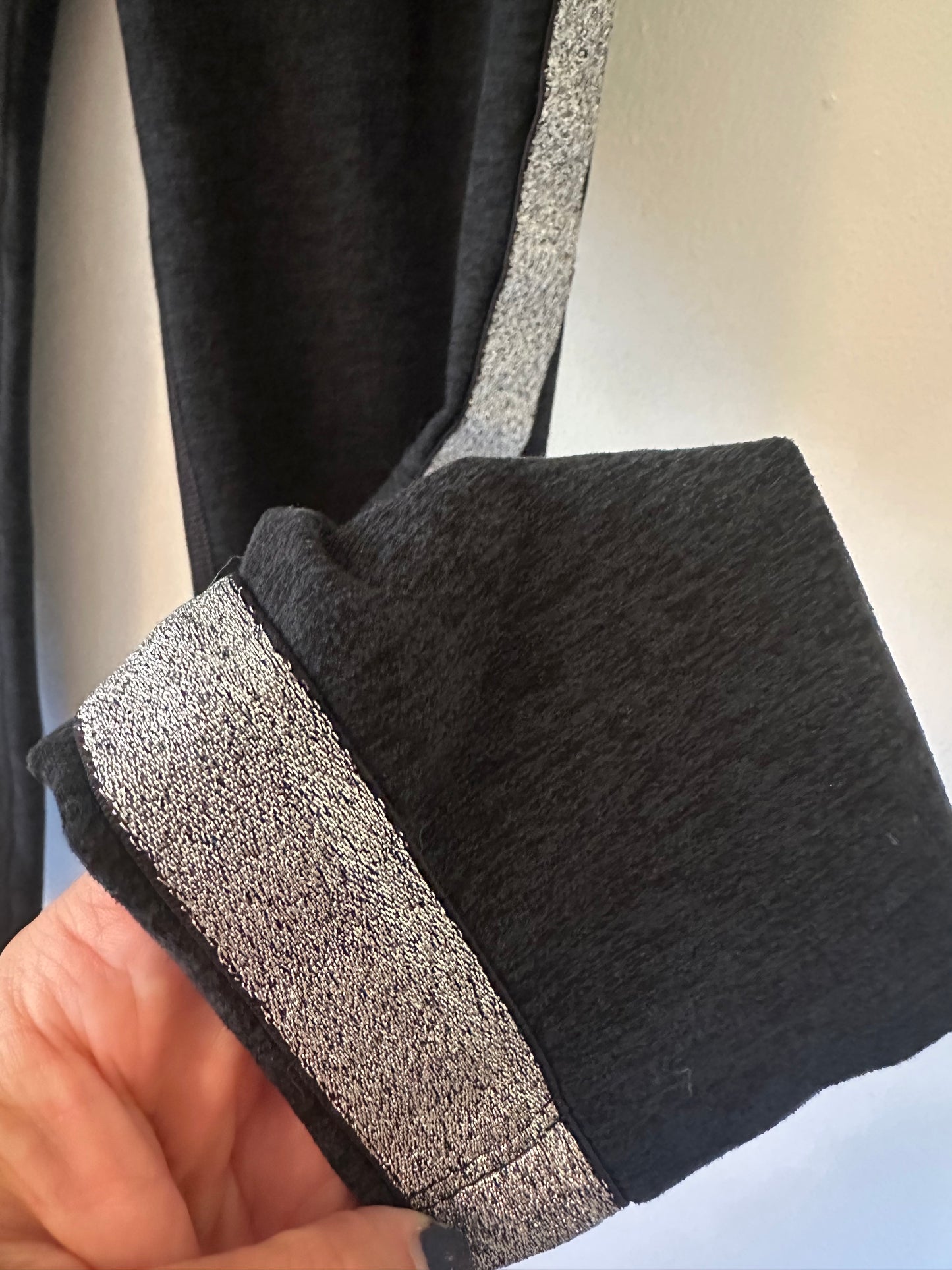 Beyond Yoga Spacedye Shine On High Waisted Midi Leggings in Darkest Night | Size Medium