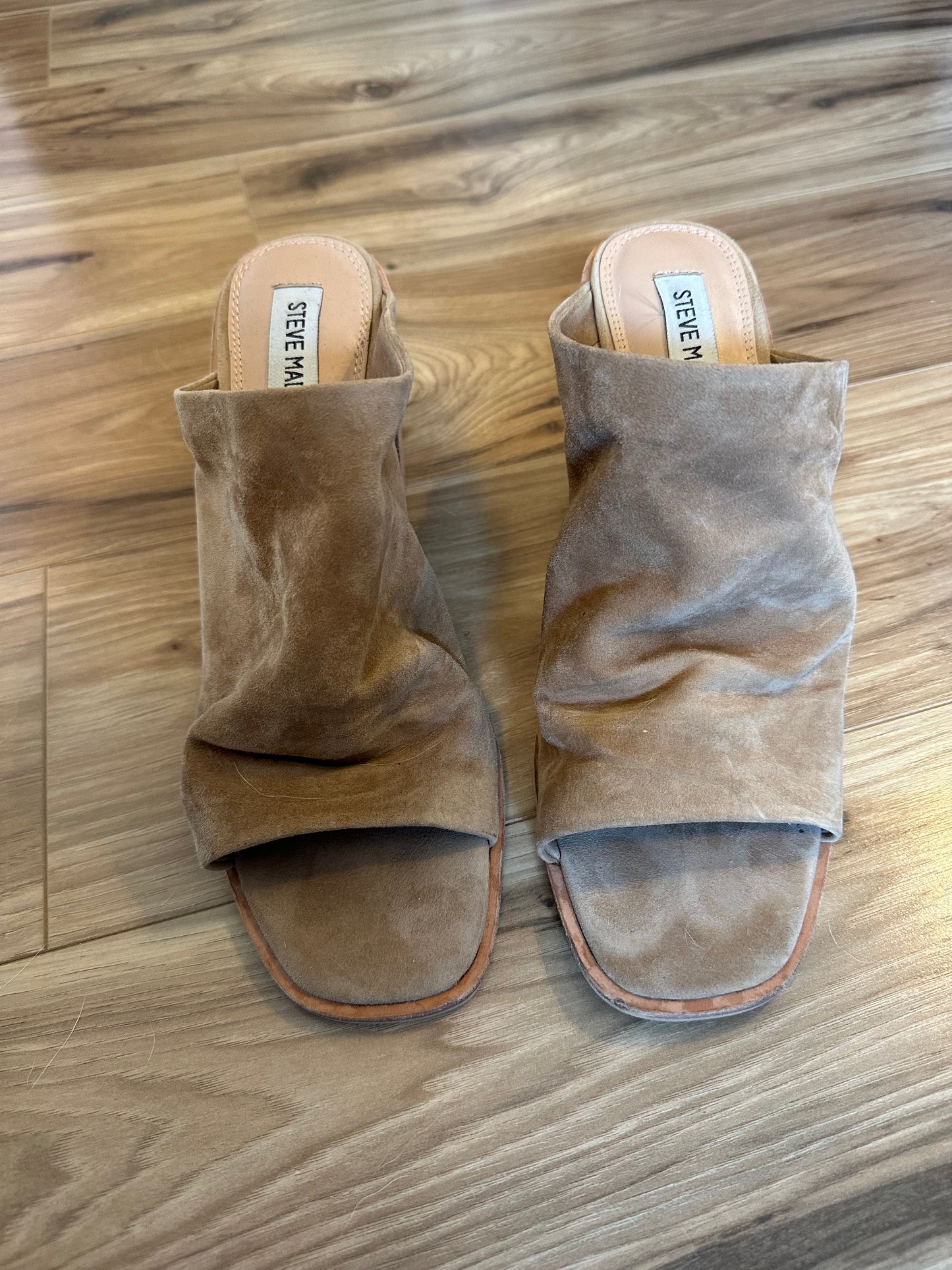 Steve Madden Women's Tan Suede Mules - Size 8.5