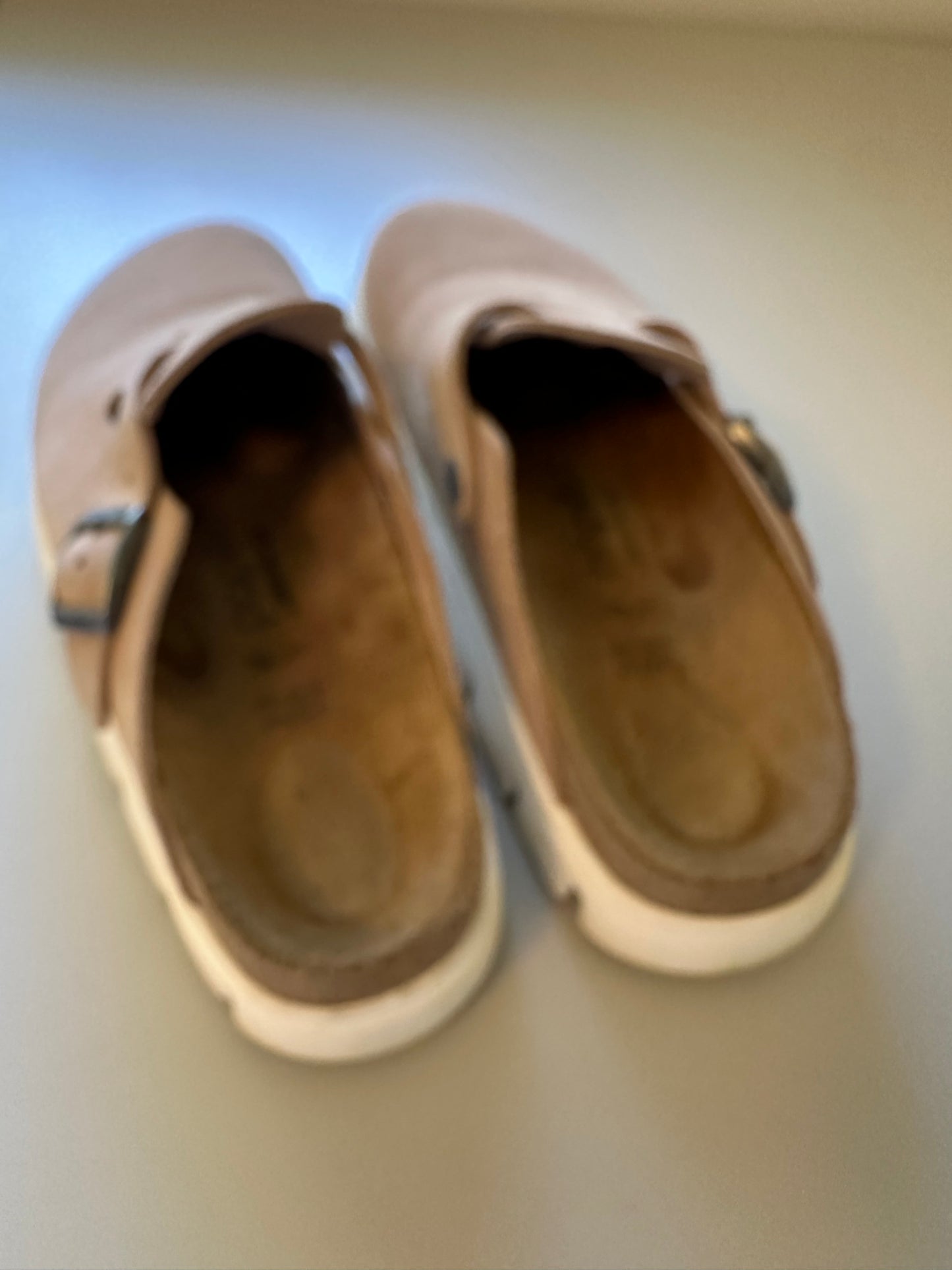 Birkenstock Papillio Boston Chunky Platform Pull On Clogs in Warm Tan Suede | Size 39