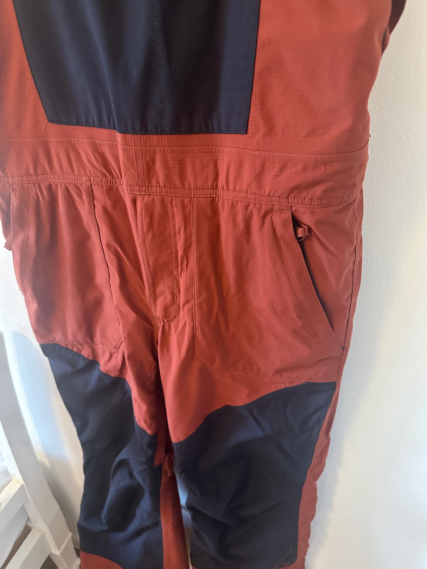 ThirtyTwo Rust Red and Black Bib Snowpants - Size Small