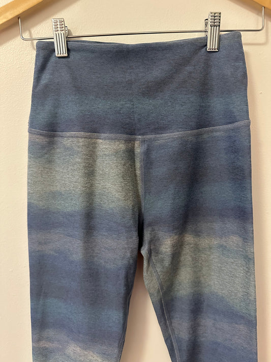 Beyond Yoga SoftMark High Waisted Midi Legging in Watercolor Waves | Size Medium