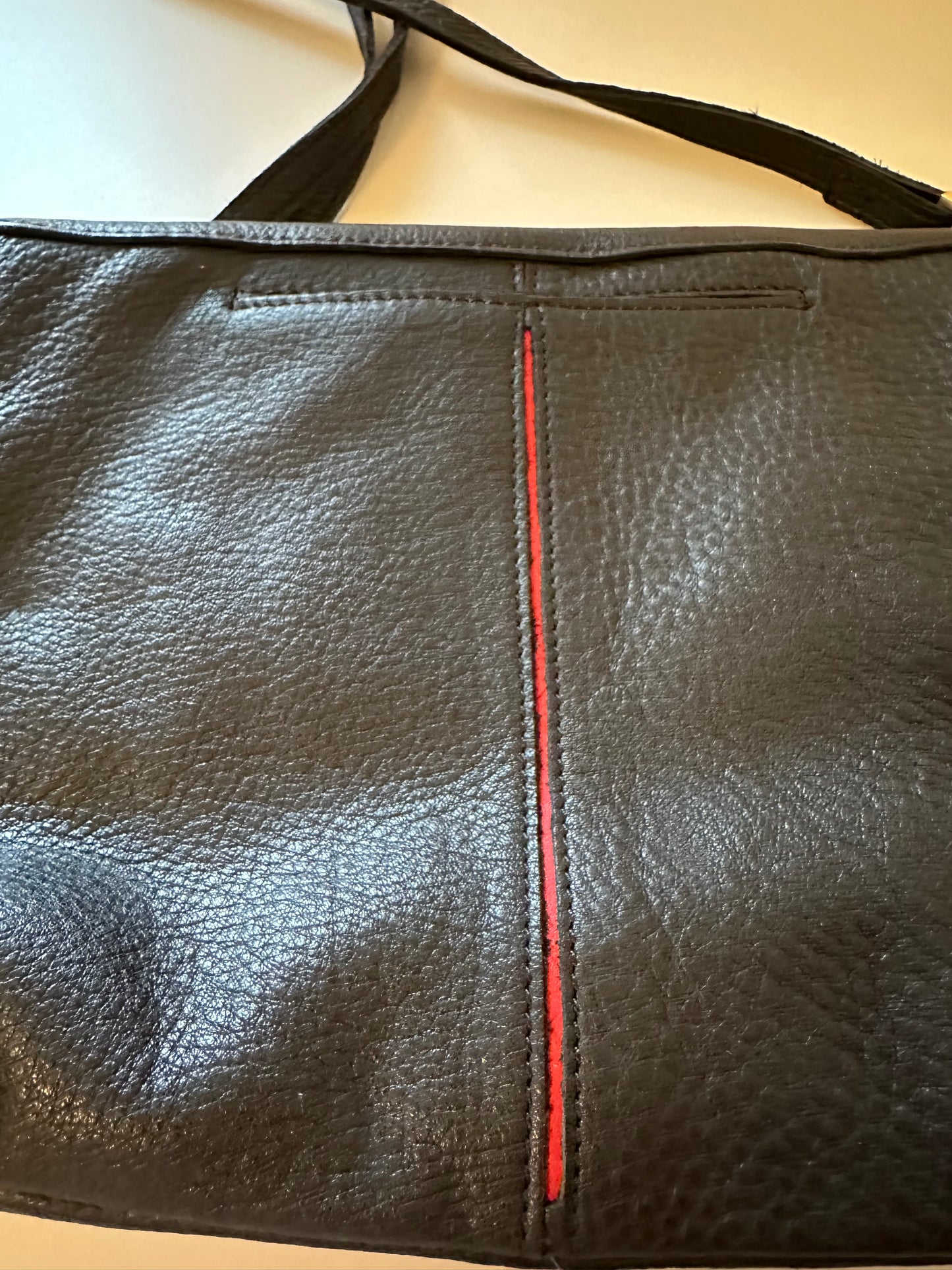 Hammitt VIP MED Crossbody / Clutch Bag in Black/Brushed Gold Red Zip