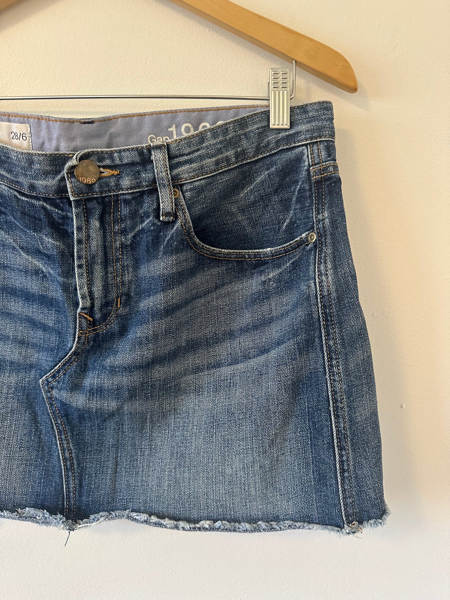 Gap Vintage Women's Cotton Denim Distressed Mini Skirt With Raw Hem | Size 6