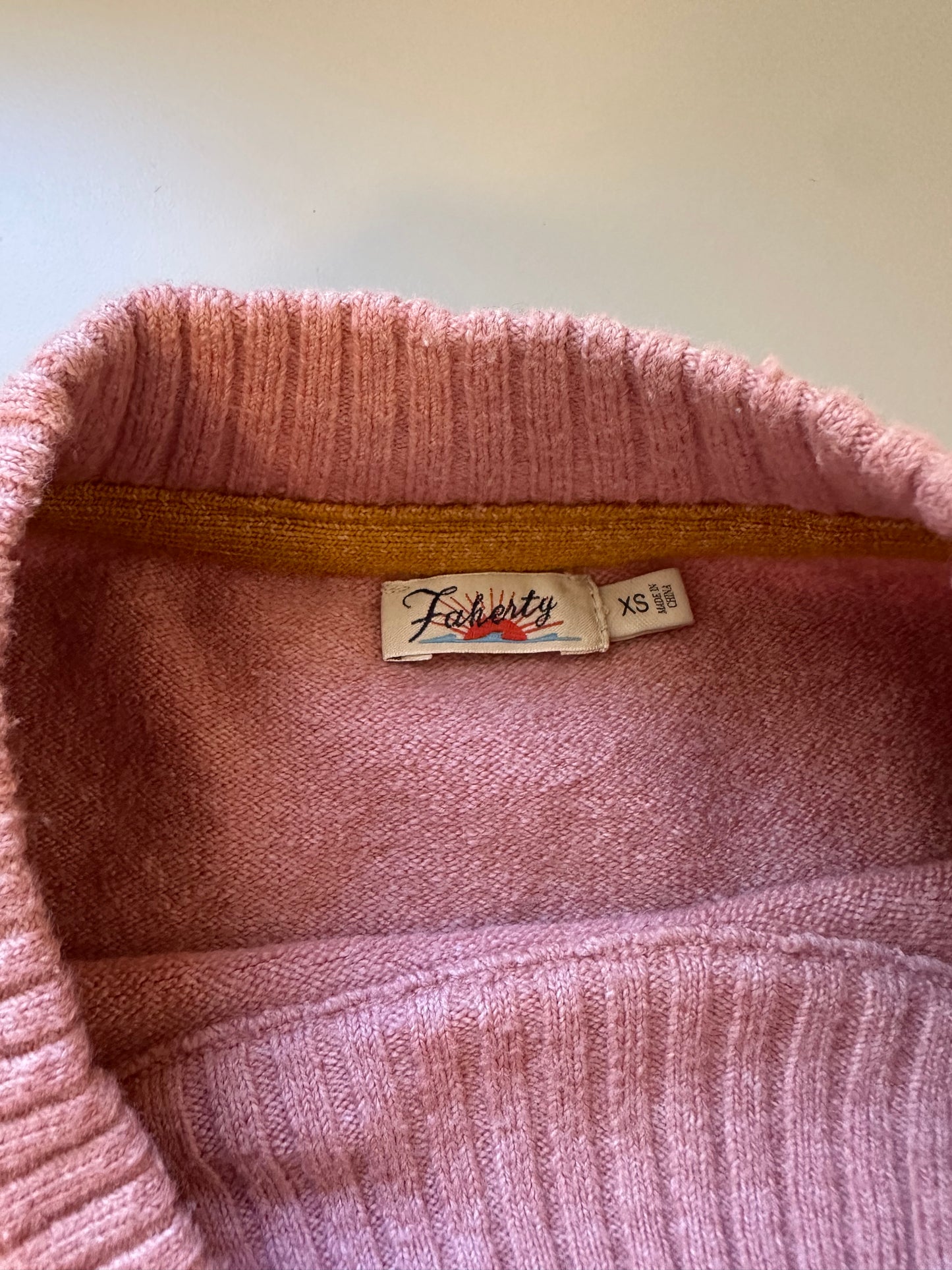 Faherty Jackson Crewneck Sweater in Rose Ash | Size XS