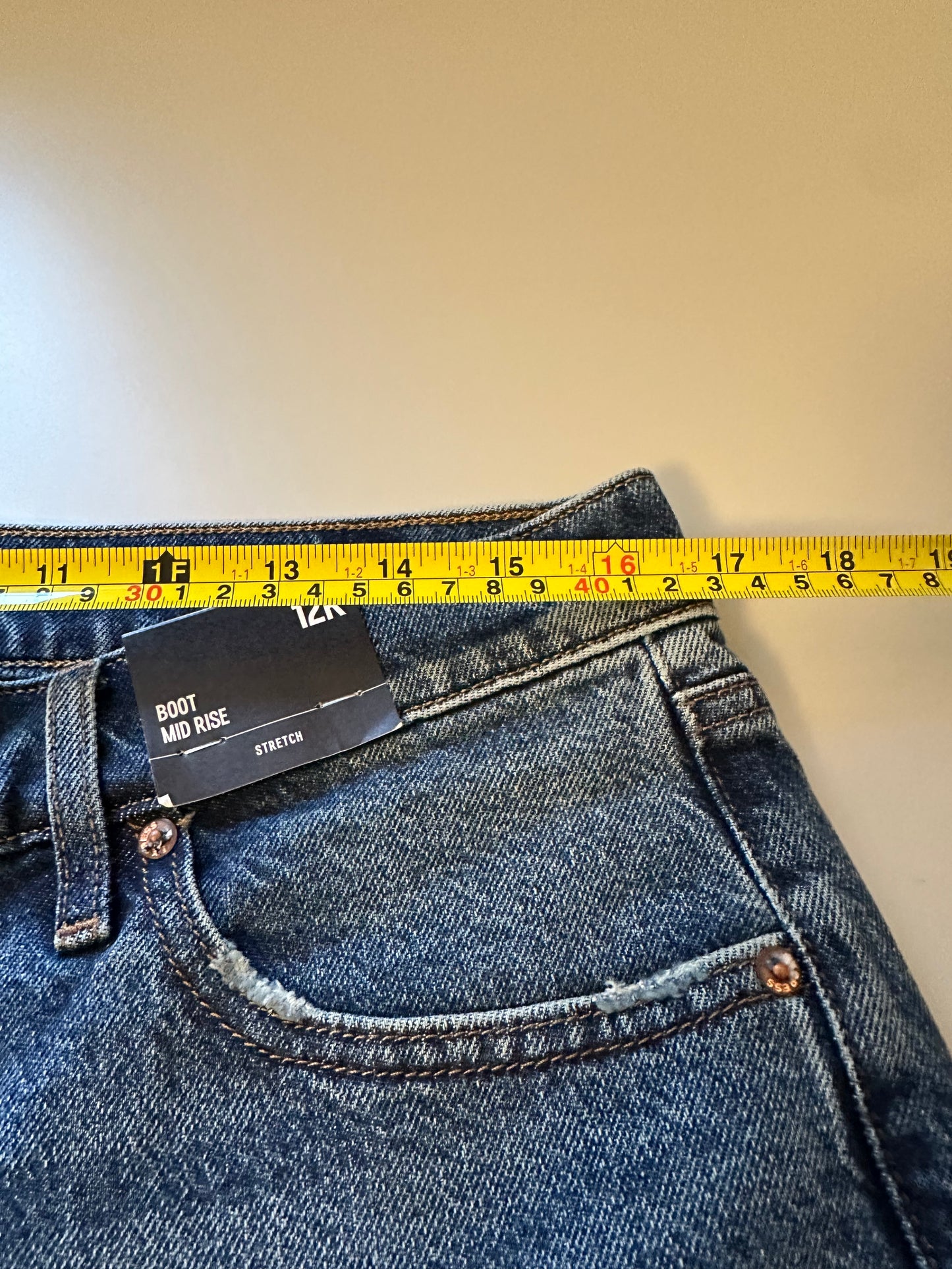 NWT Express Mid Rise Bootcut Distressed Stretch Jeans | Size 12