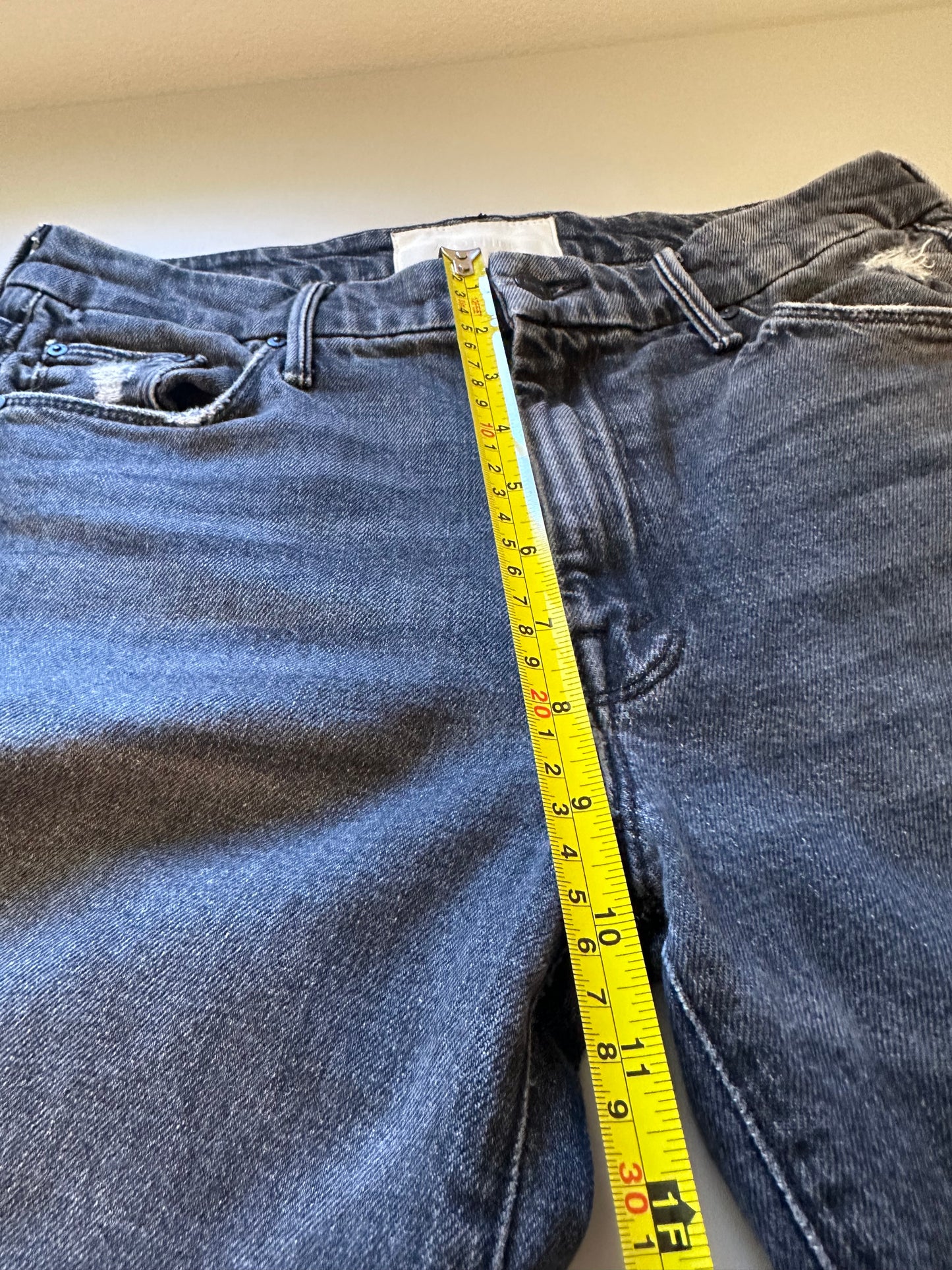 MOTHER The Roller Crop Undone Hem in Of Cats and Kings | Size 26