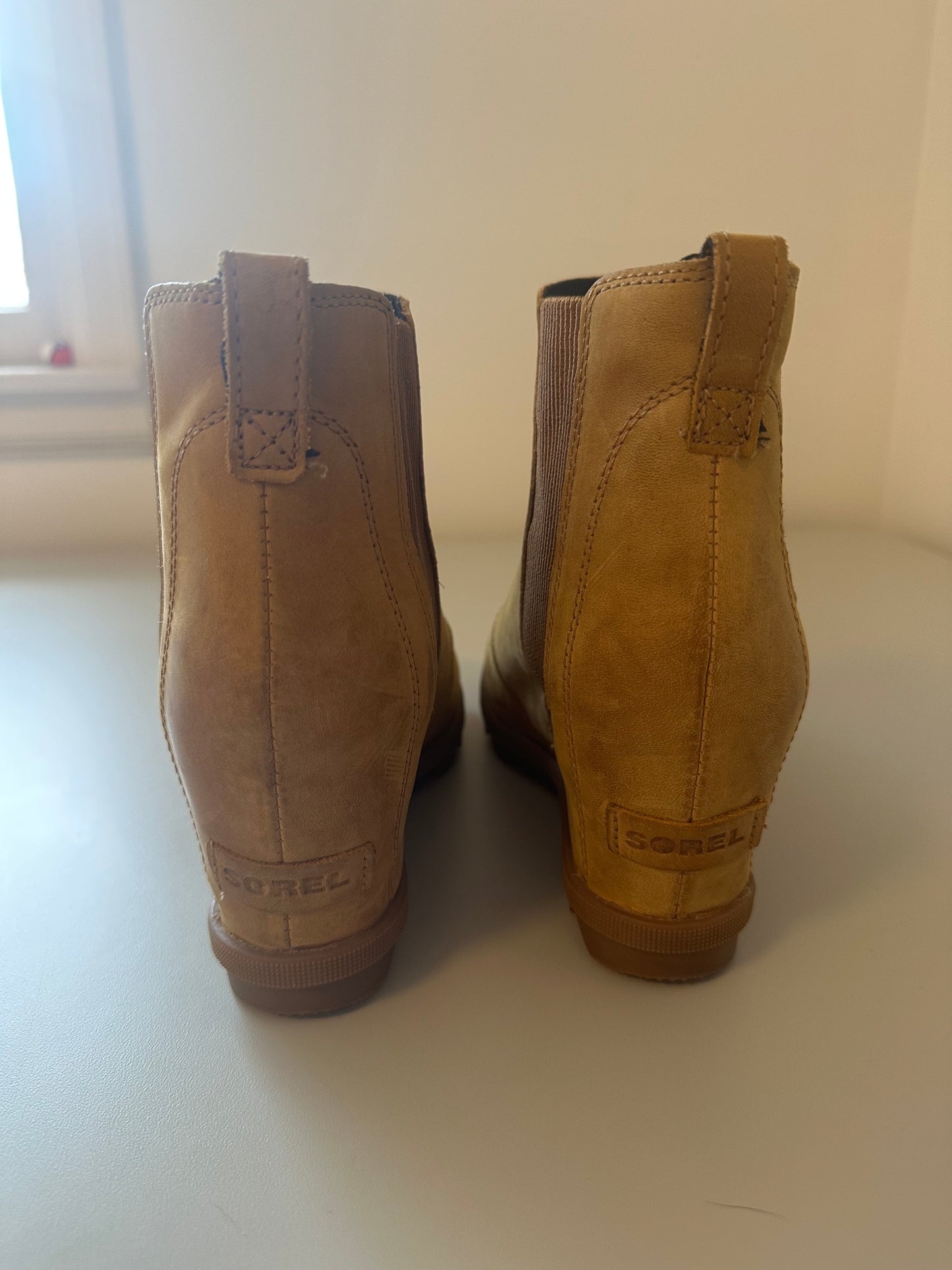 Sorel Joan of Arctic Wedge II Women's Boots In Tan Nubuck | Size 9.5