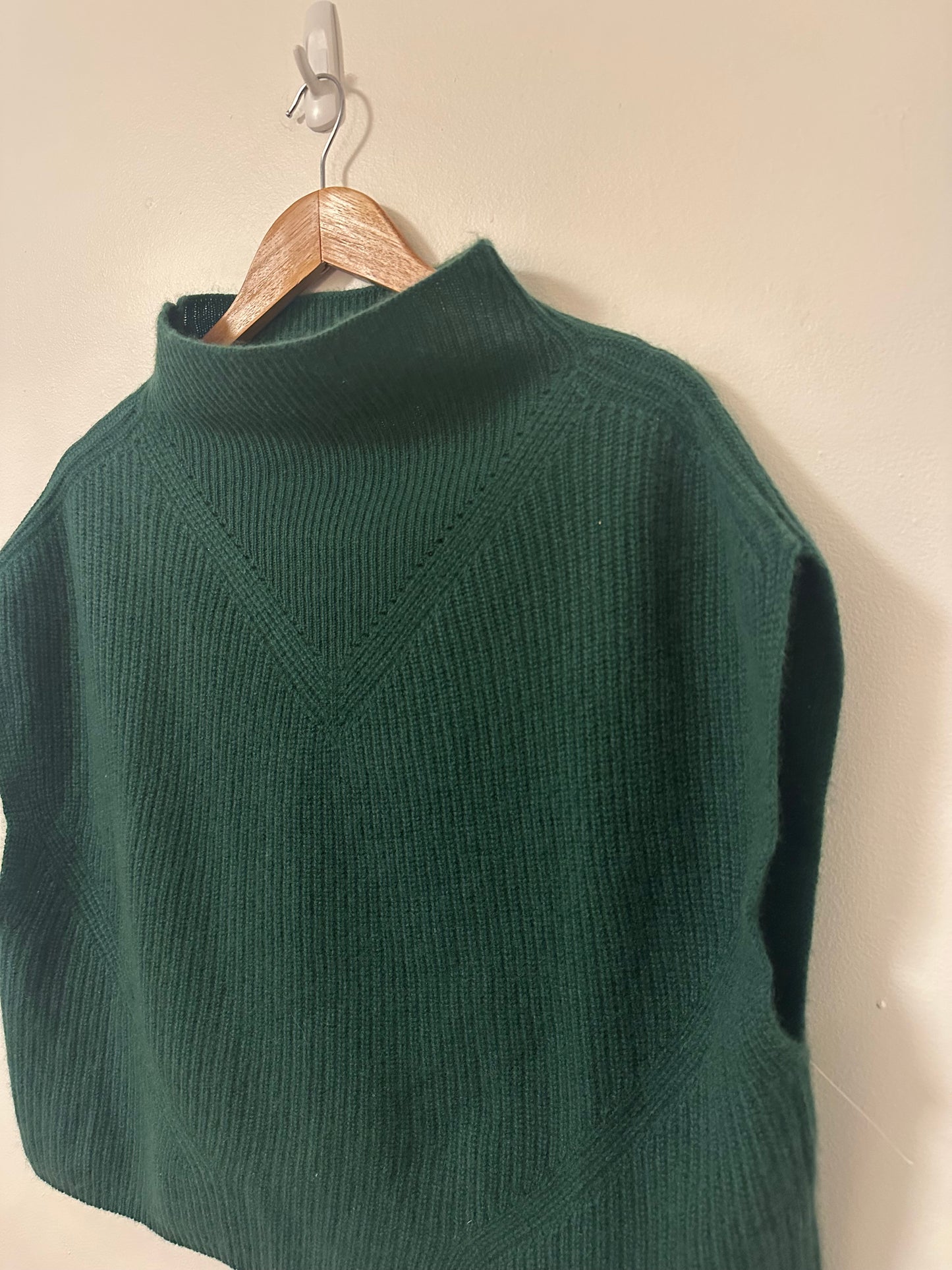 Anthropologie Enzo Oversized Ribbed Cashmere Sweater Vest in Green | Size Small
