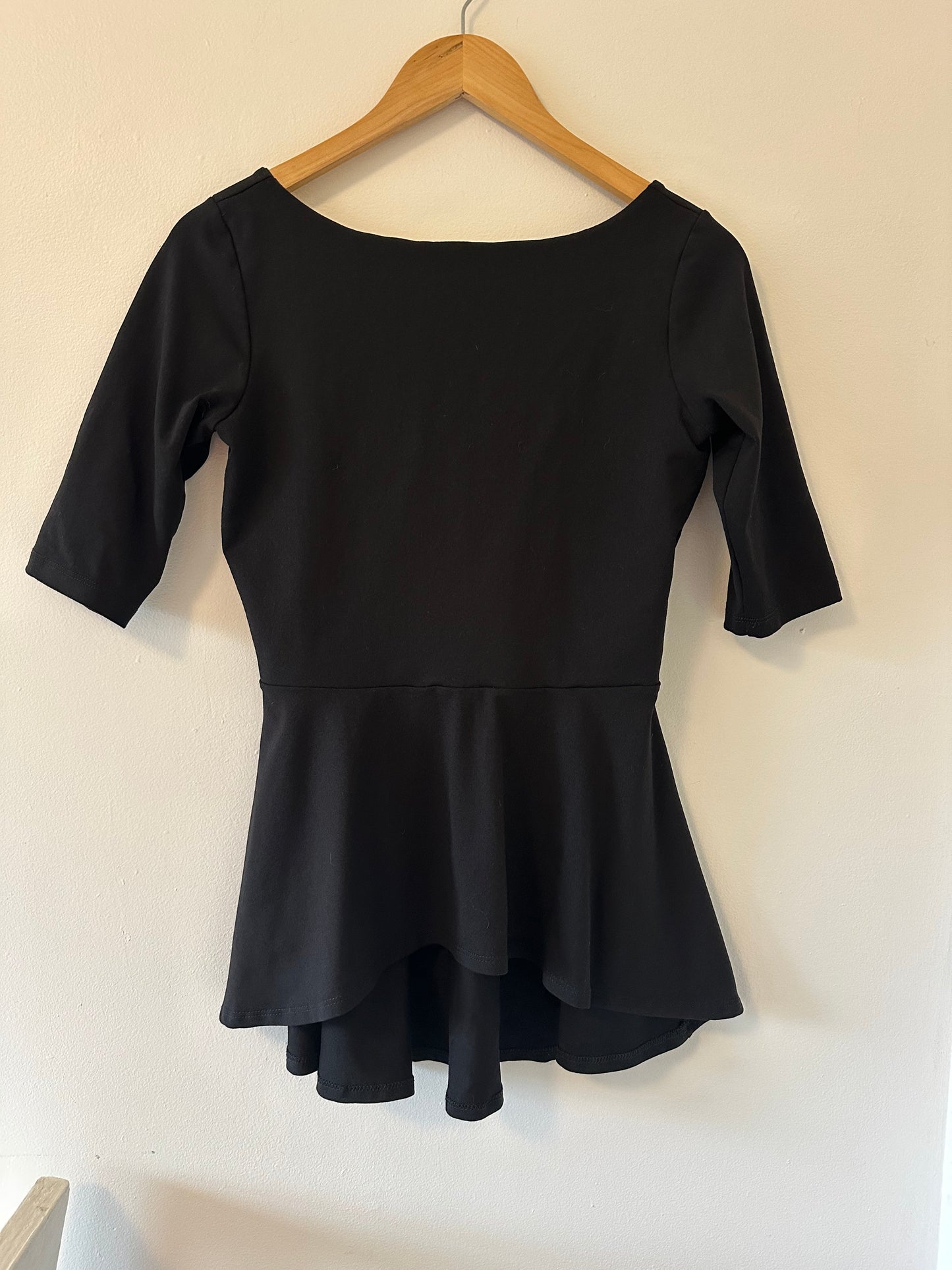 Susana Monaco Black Peplum Top Size Large