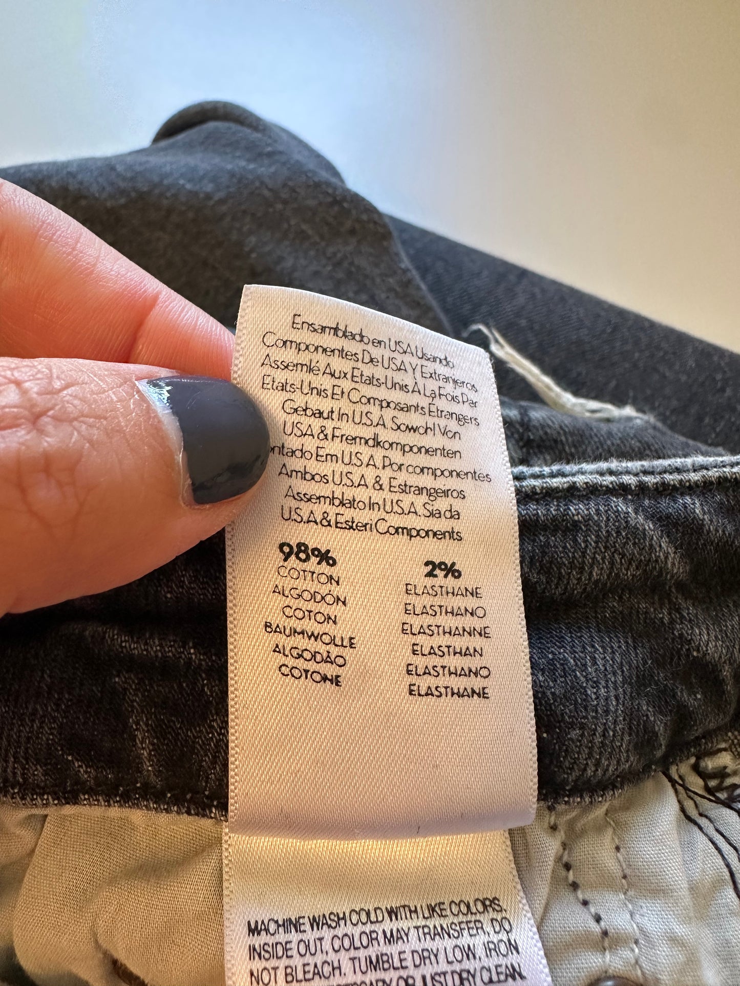 MOTHER The Roller Crop Undone Hem in Of Cats and Kings | Size 26