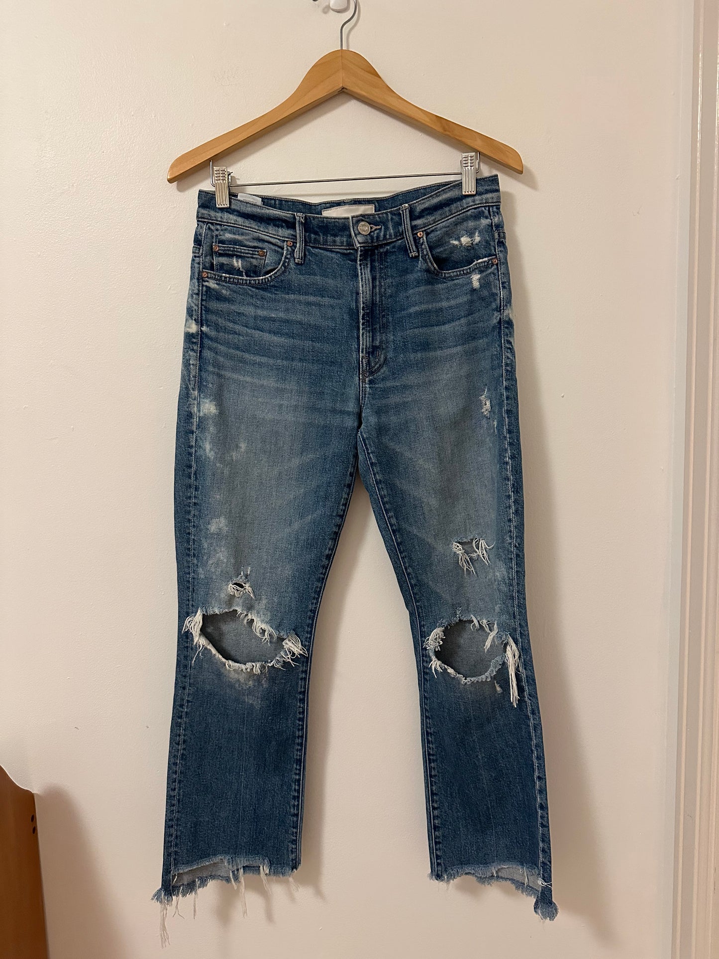 MOTHER The Insider Crop Step Chew Distressed Ankle Jeans | Size 29