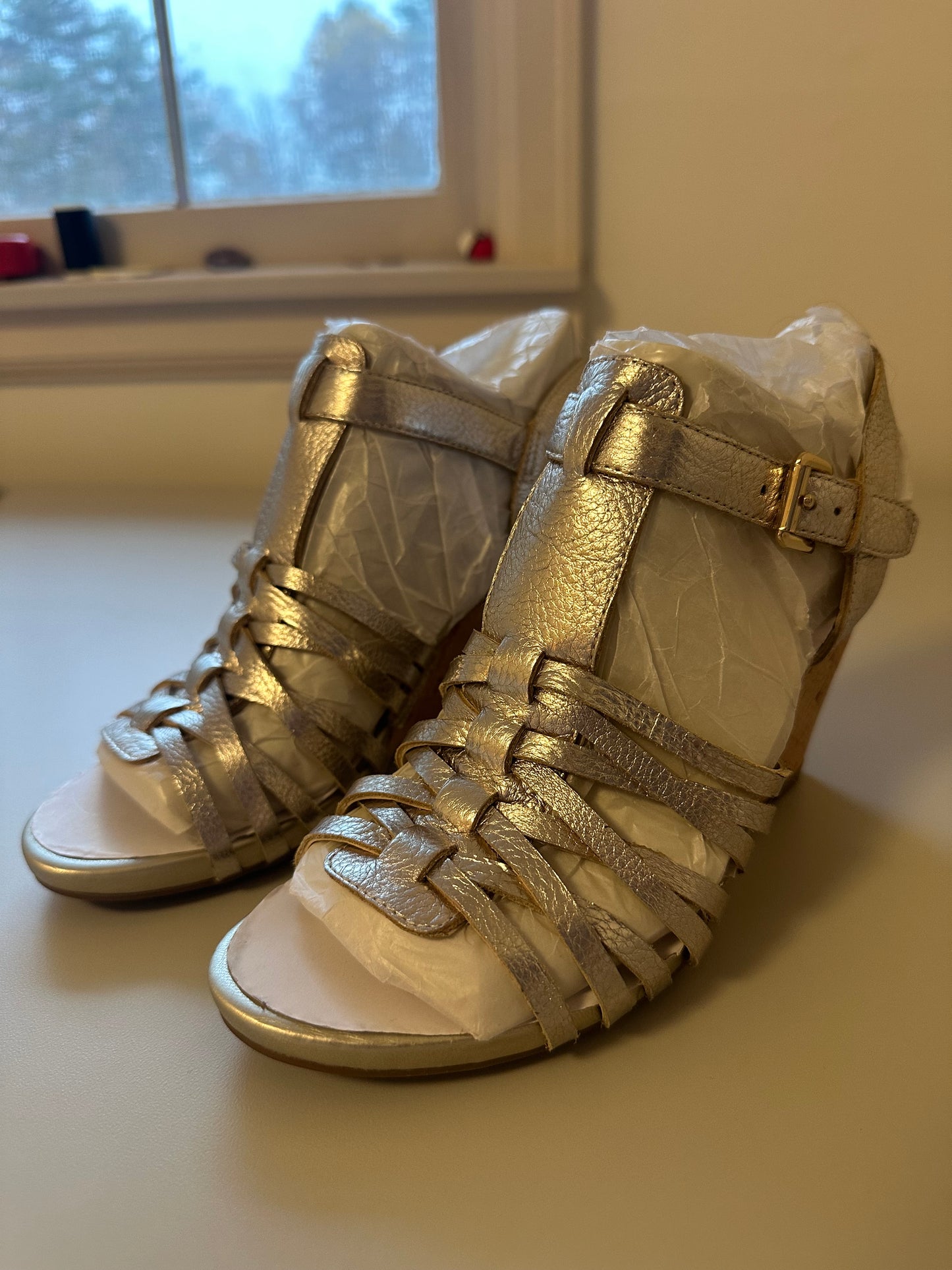 New Isaac Mizrahi Bronze Metallic Wedge Sandals | Size 5.5