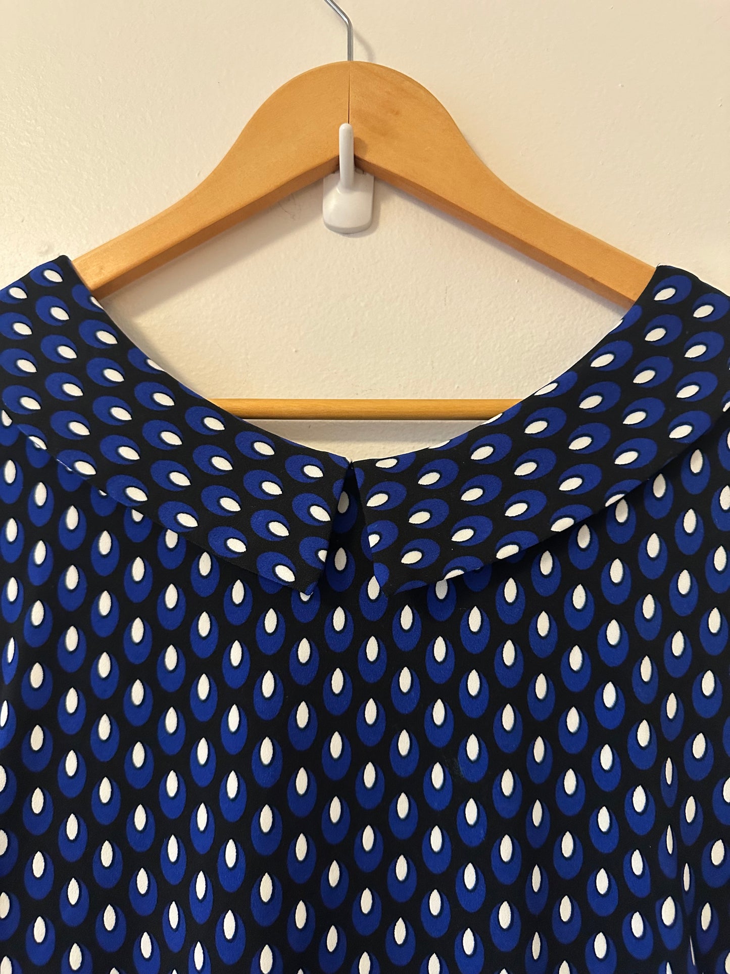 Jolie Moi Roll Collar Shift Dress in Black and Blue | Size 14