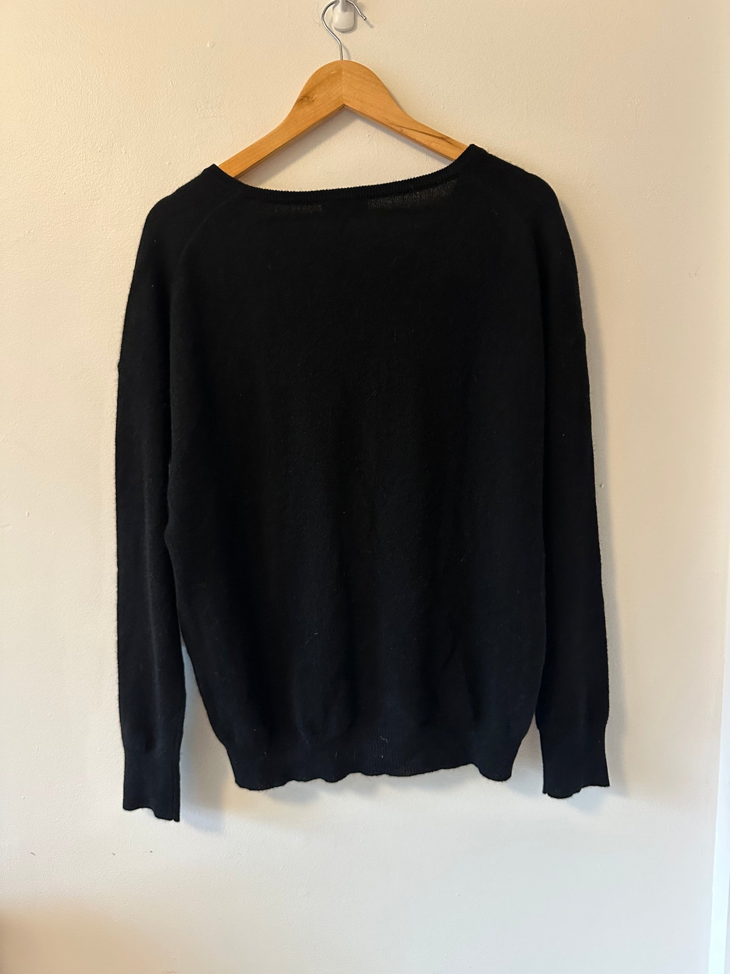 NWT White + Warren Essentials Cashmere Black V-Neck Sweater | Size Large