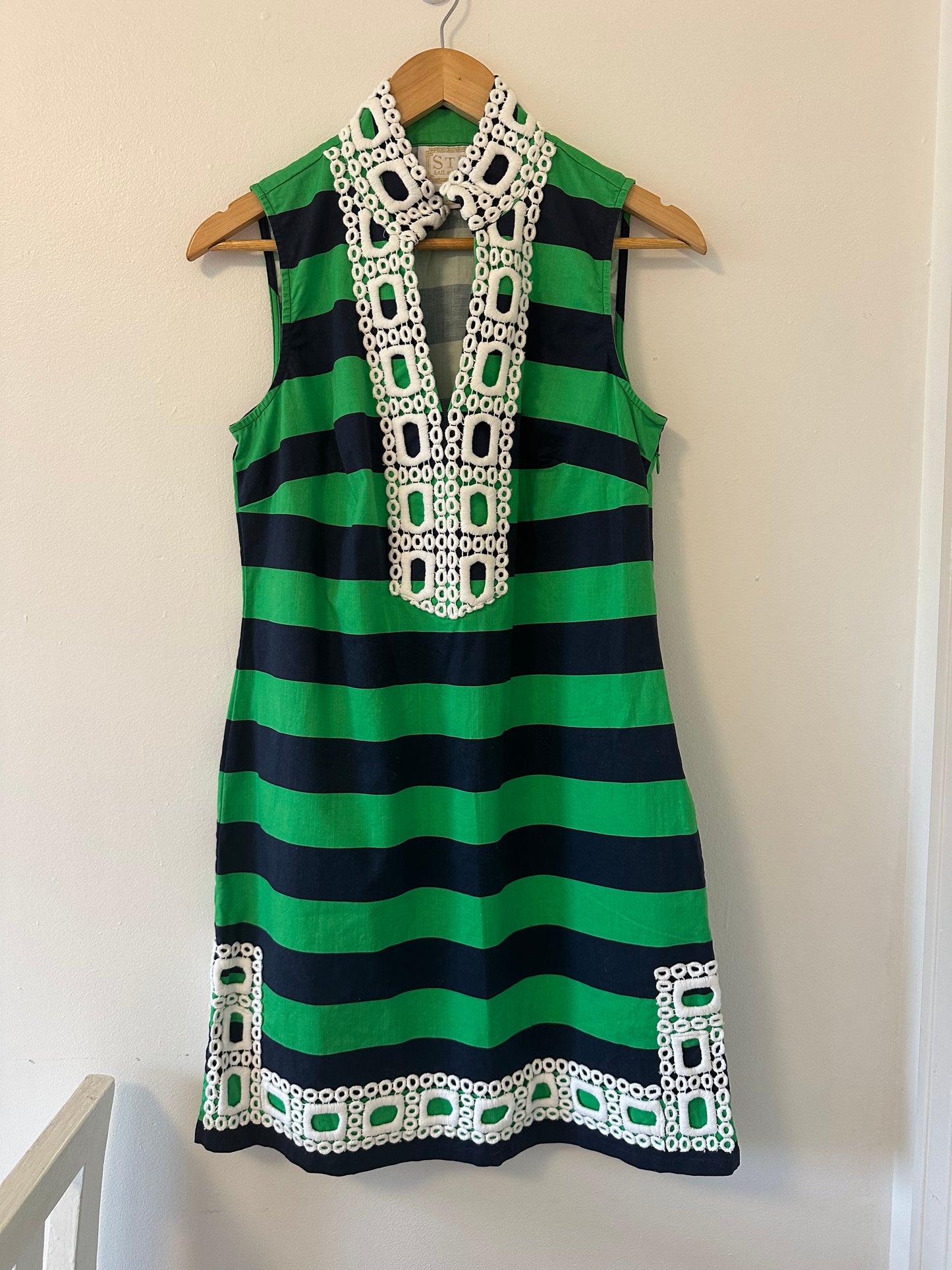 Sail to Sable Green and Navy Embroidered Dress Size Medium