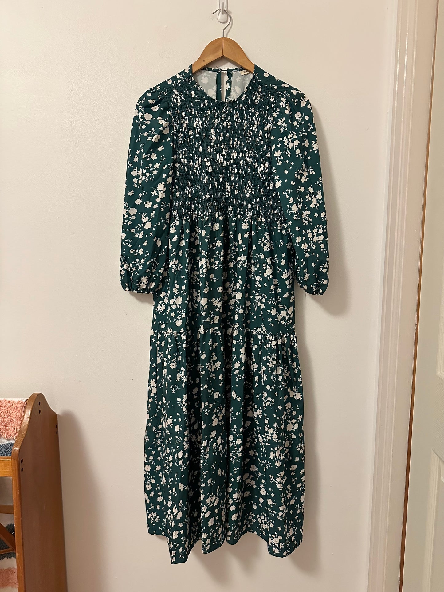 Sunday Up Smocked Green and White Floral Midi Dress | Size Large
