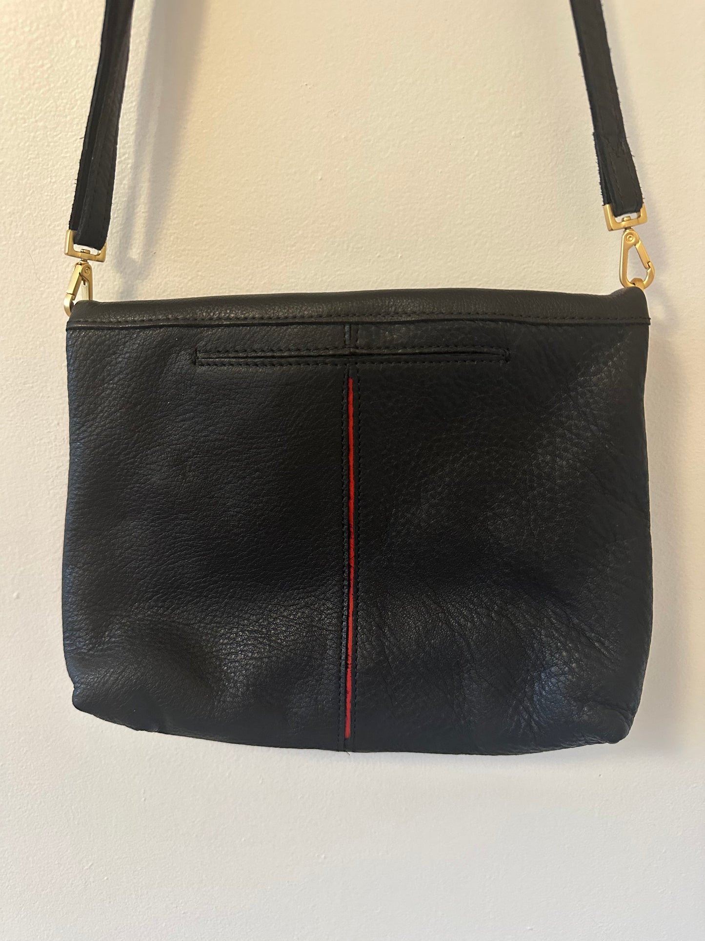 Hammitt VIP MED Crossbody / Clutch Bag in Black/Brushed Gold Red Zip