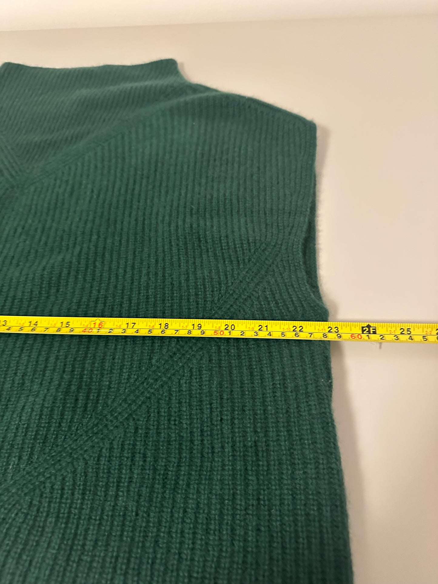 Anthropologie Enzo Oversized Ribbed Cashmere Sweater Vest in Green | Size Small