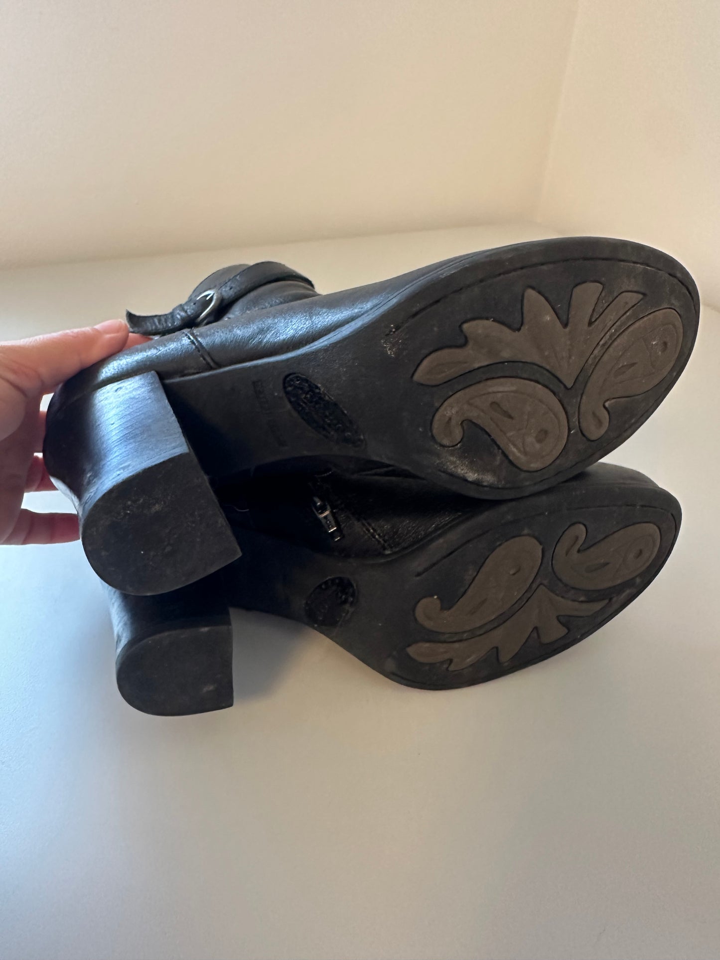 Born Women's Leather Western Style Heeled Ankle Boots | Size 9