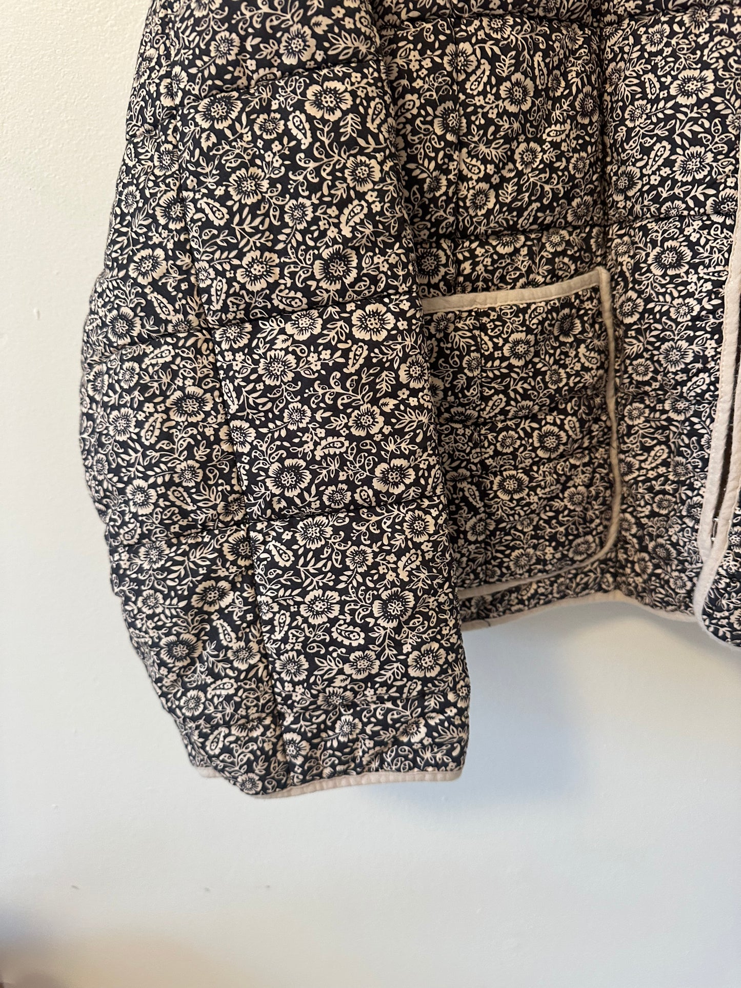 Entro Floral Cotton Quilted Jacket with Patch Pockets | Size Medium