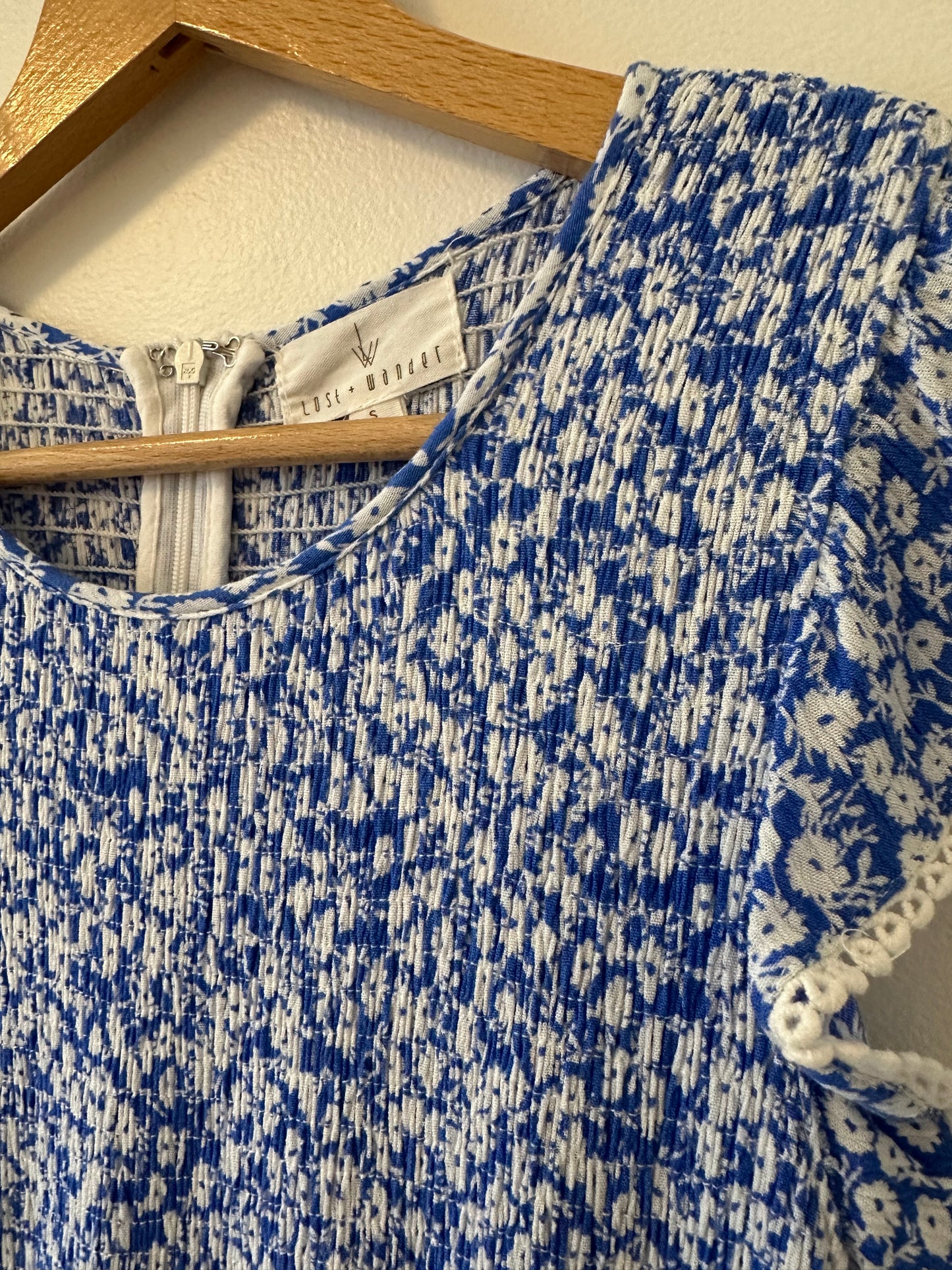 Lost + Wander Pick Me Blue Floral Print Midi Dress Size Small