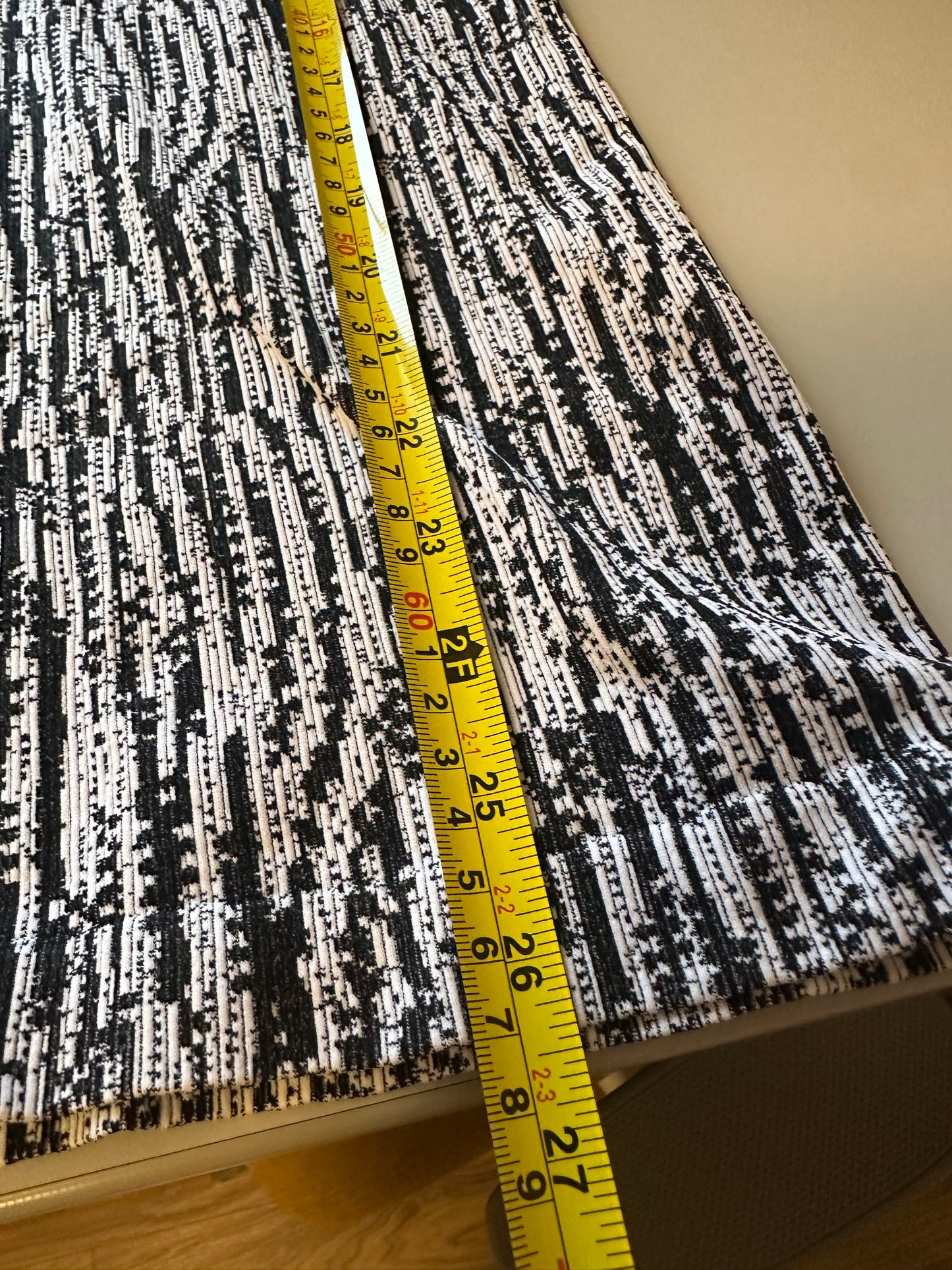 Athleta Flurry Blizzard Black and White Seamless Turtleneck Shirt