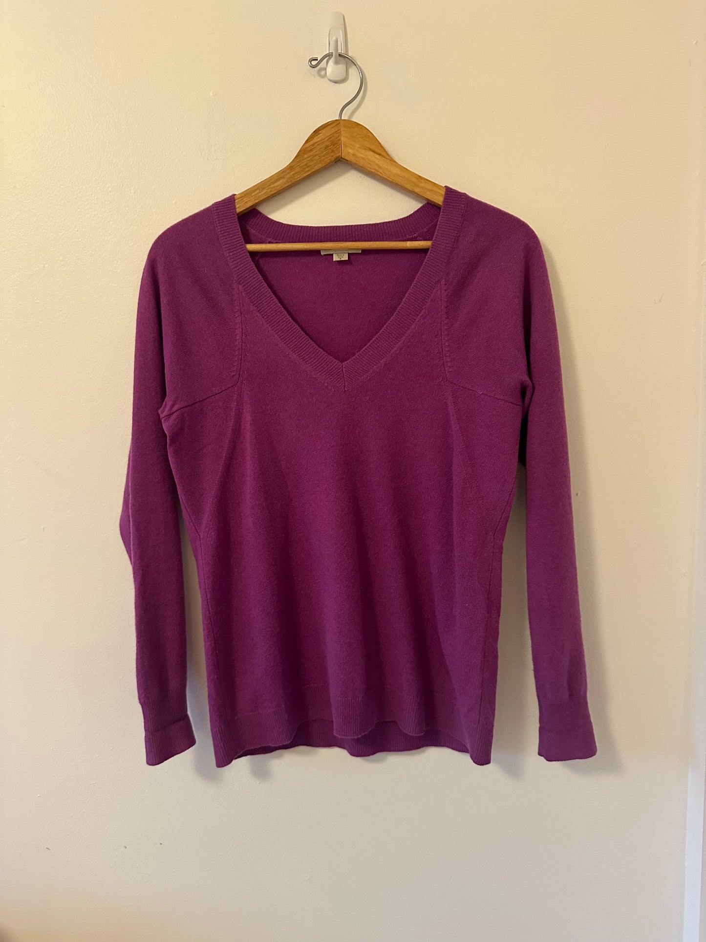 Garnet Hill Bright Purple V-Neck Cashmere Sweater | Size Small
