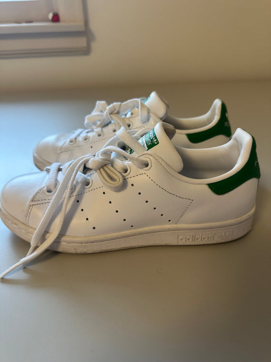 Adidas Stan Smith Classic Sneakers In Green And White | Size 5.5 Women’s