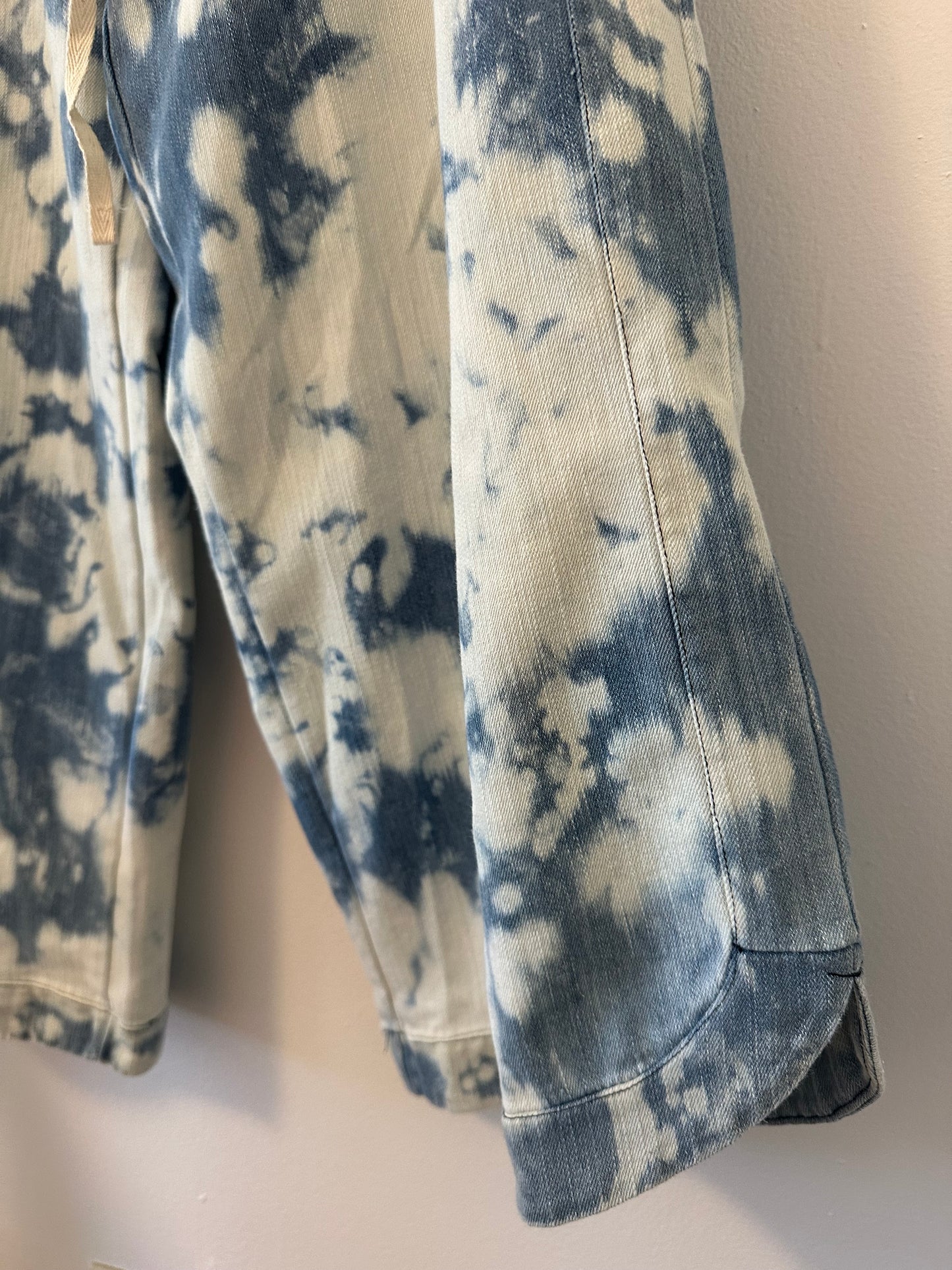 Three Bird Nest The So Comfy Wide Leg Pant in Blue Bleached Denim - Size Medium