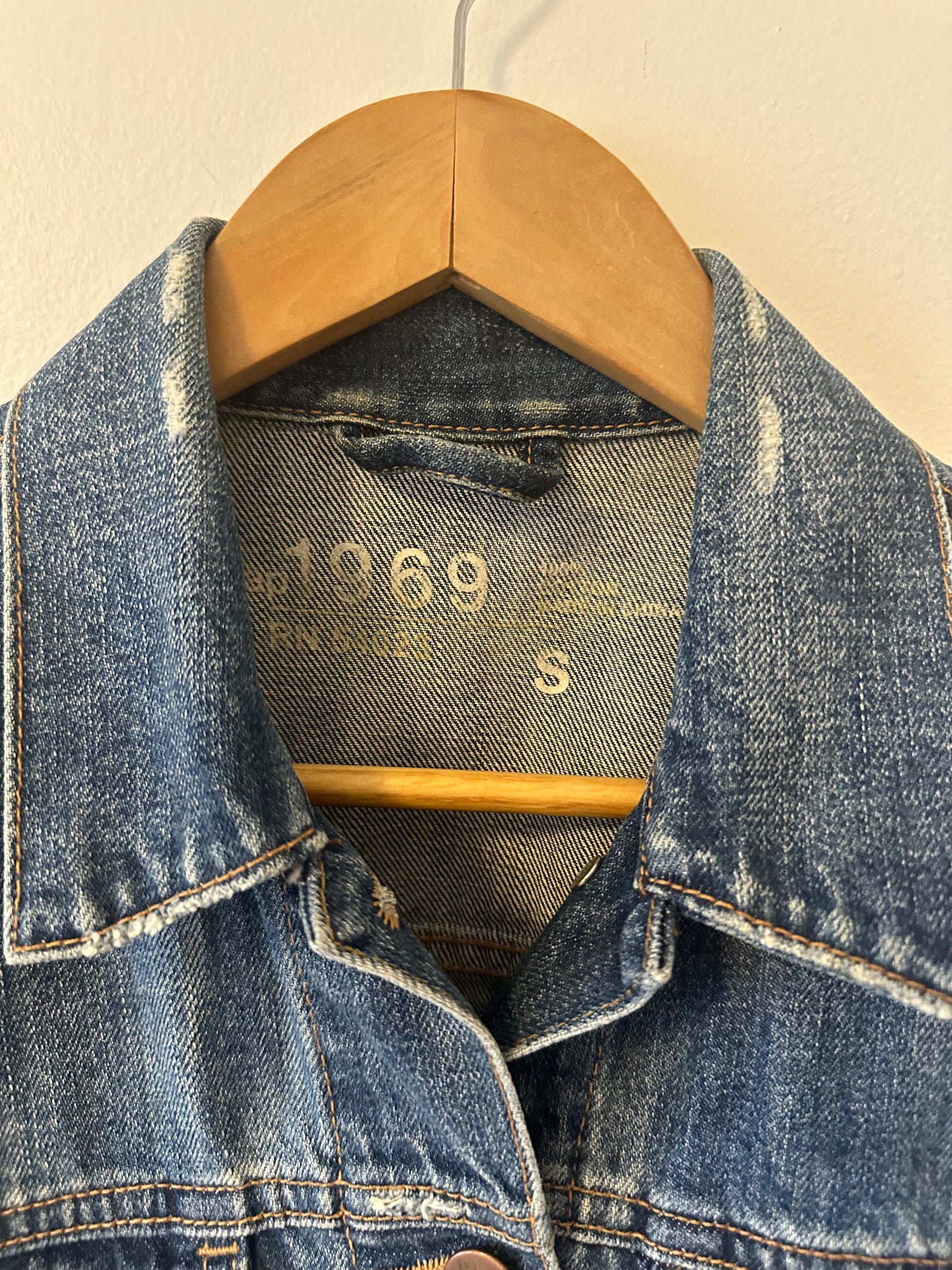 Gap Vintage Cotton Blue Distressed Denim Classic Jacket | Size Small