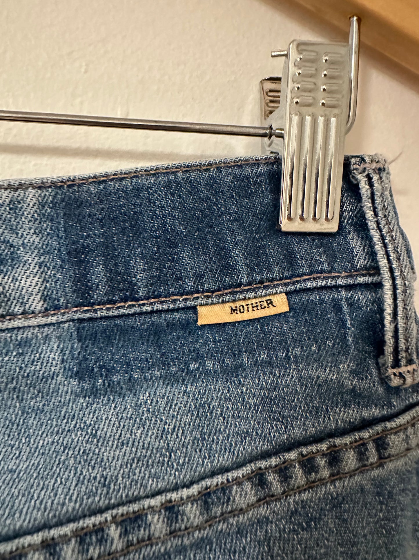 MOTHER The Insider Crop Step Chew Distressed Ankle Jeans | Size 29