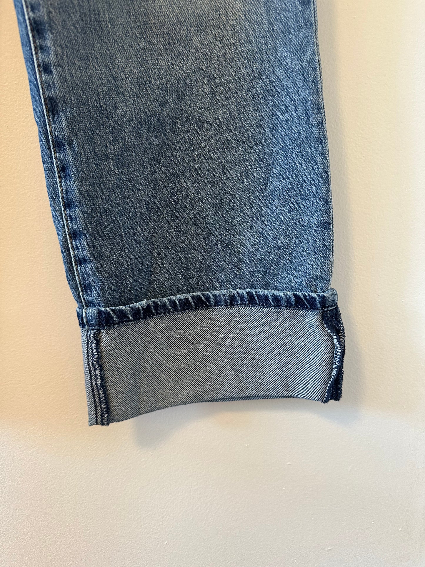 Joe’s Jeans The Margot Cropped Straight Leg - Size 29