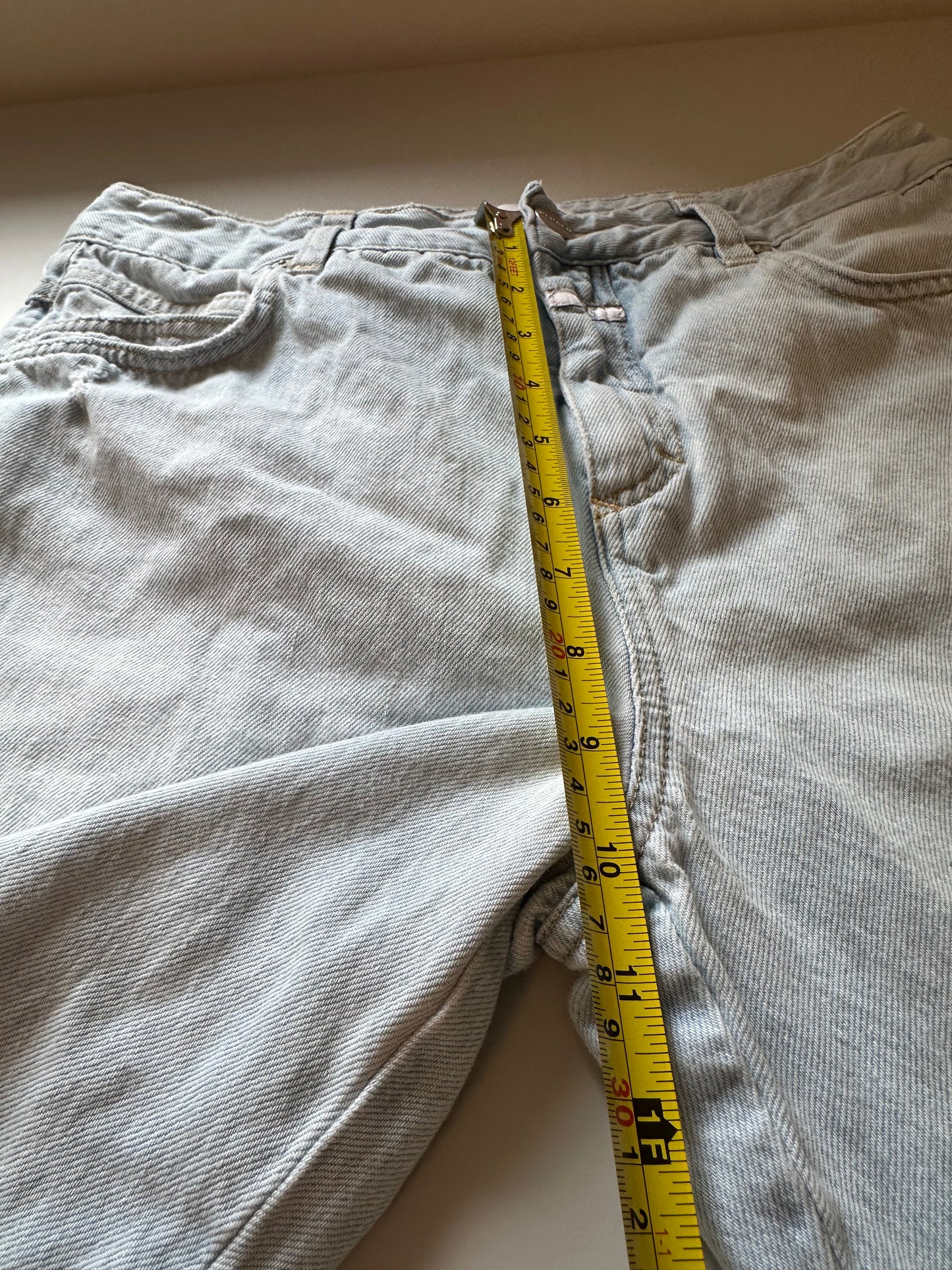 Closed Light Blue Ripped Ankle Cotton Straight Leg Jeans | Size 28