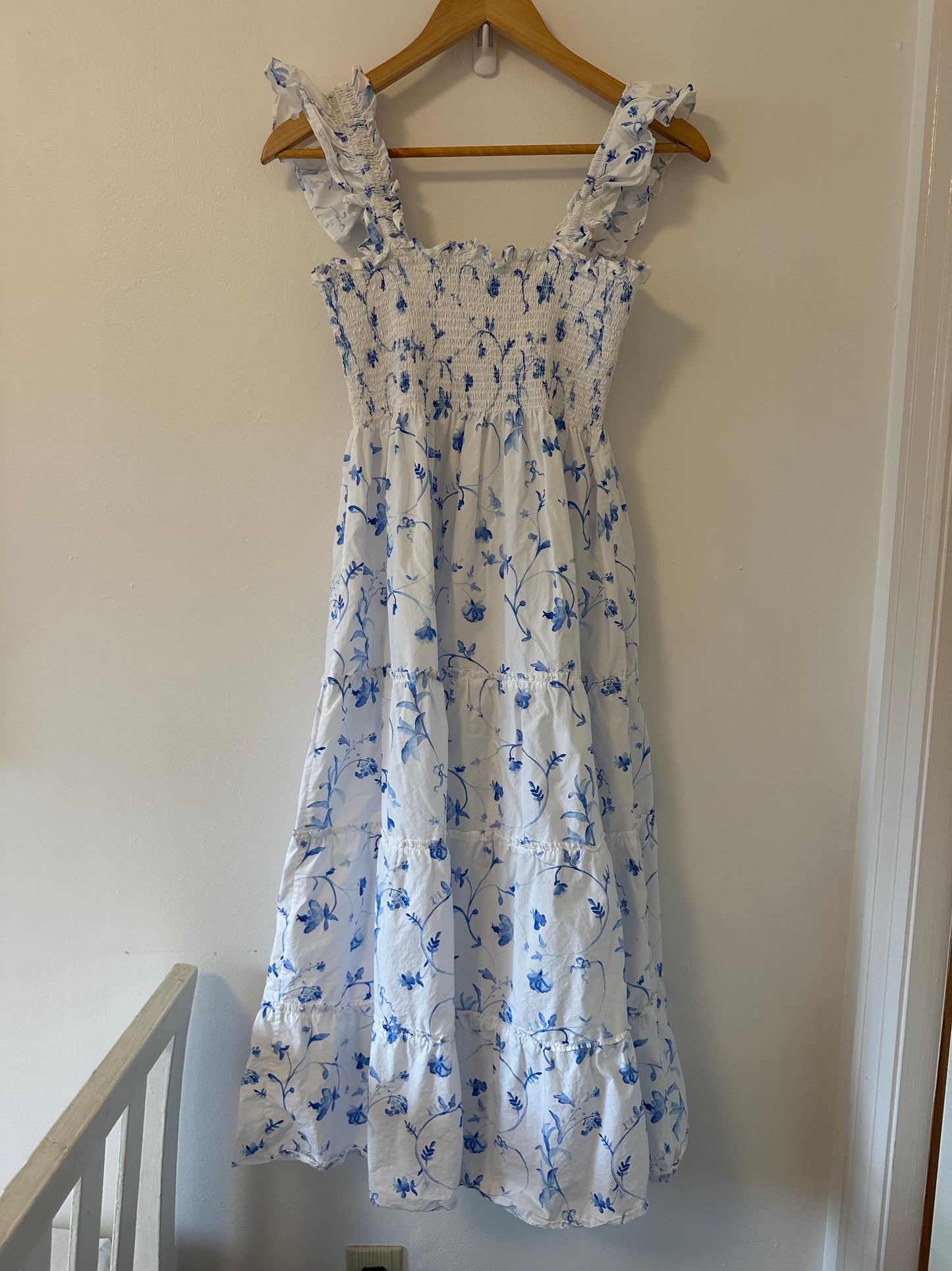 Hill House The Ellie Nap Dress in Blue Botanical - Size Medium