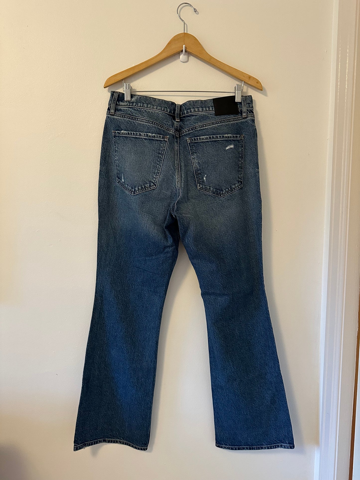 NWT Express Mid Rise Bootcut Distressed Stretch Jeans | Size 12