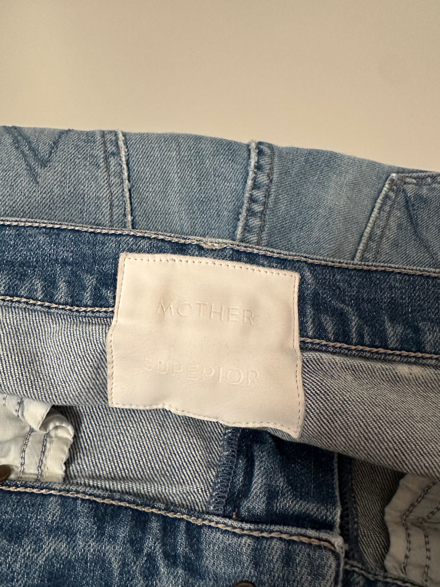 MOTHER The Insider Crop Step Chew Distressed Ankle Jeans | Size 29